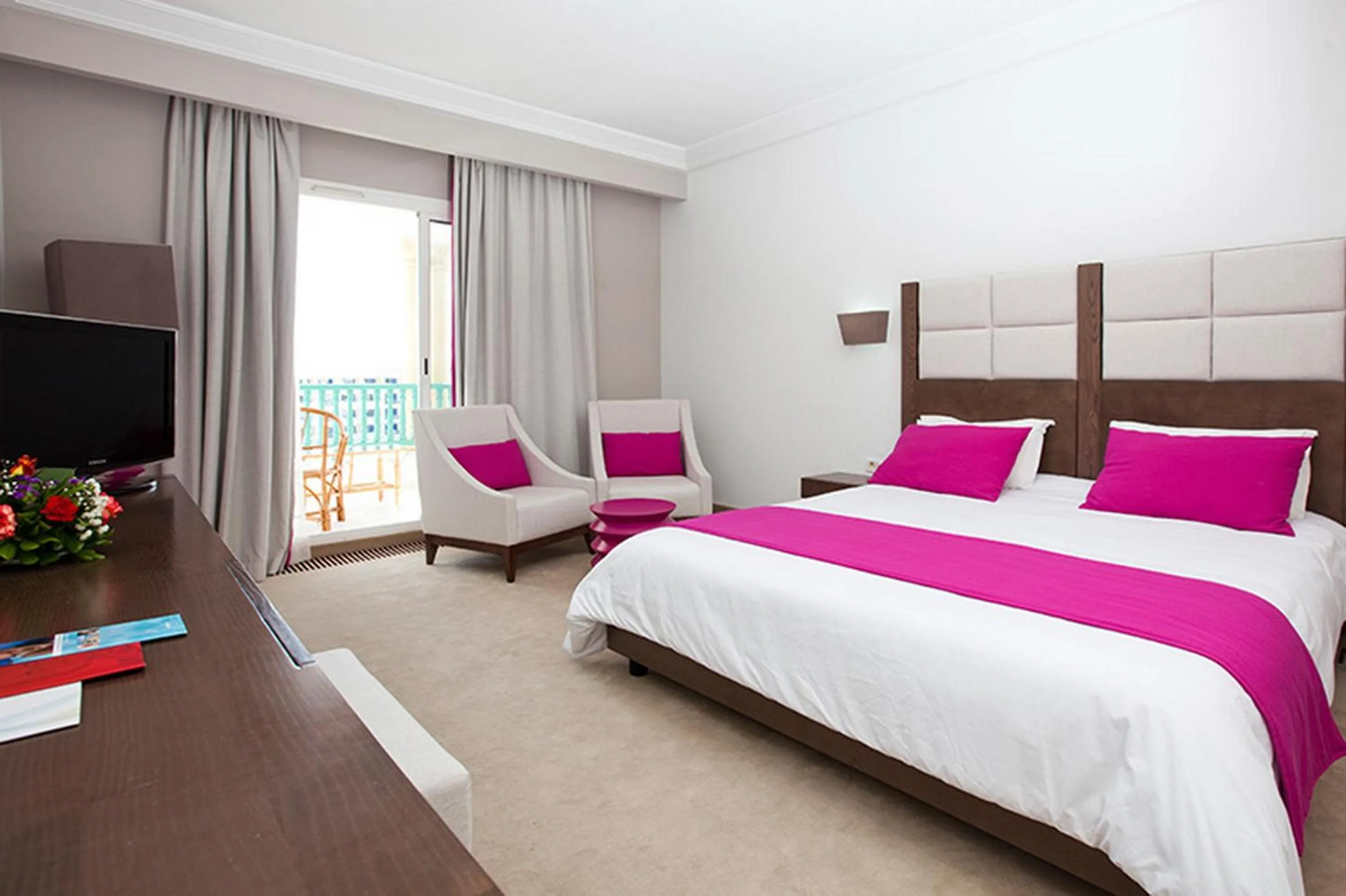 Bedroom, Bed in El Mouradi Hammamet