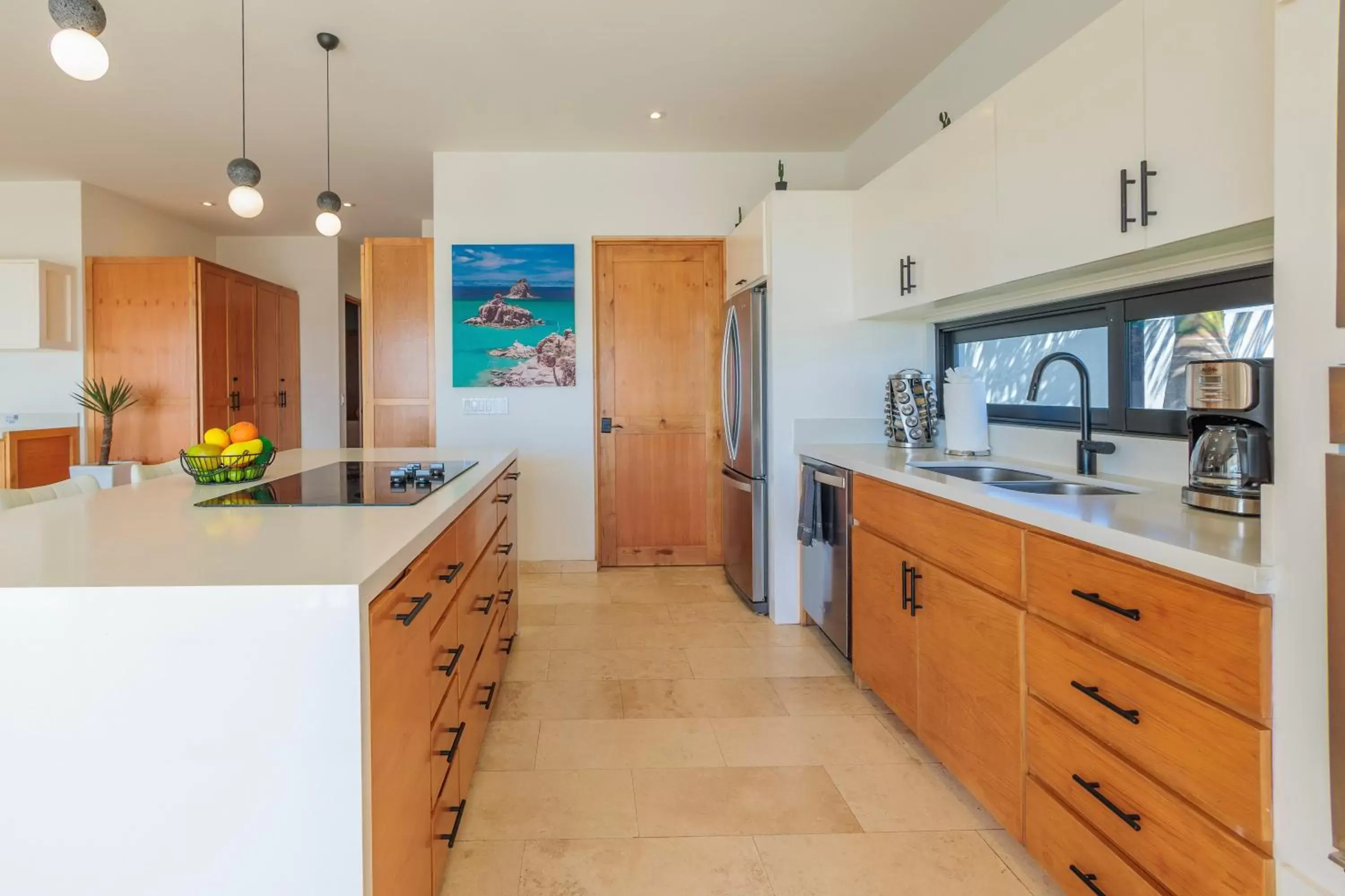 Kitchen/Kitchenette in Cerritos Surf Residences