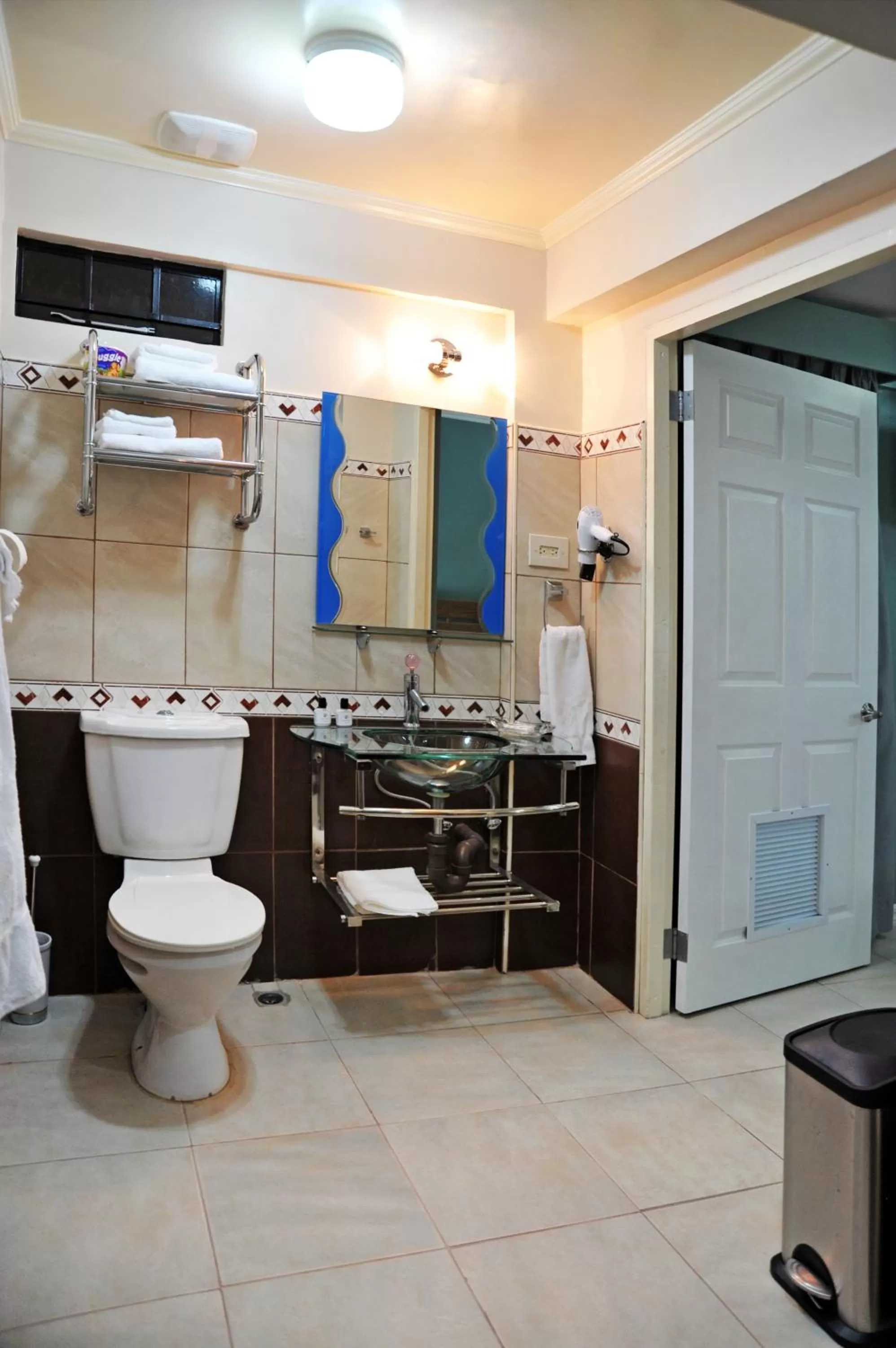 Culture Crossroads Inn