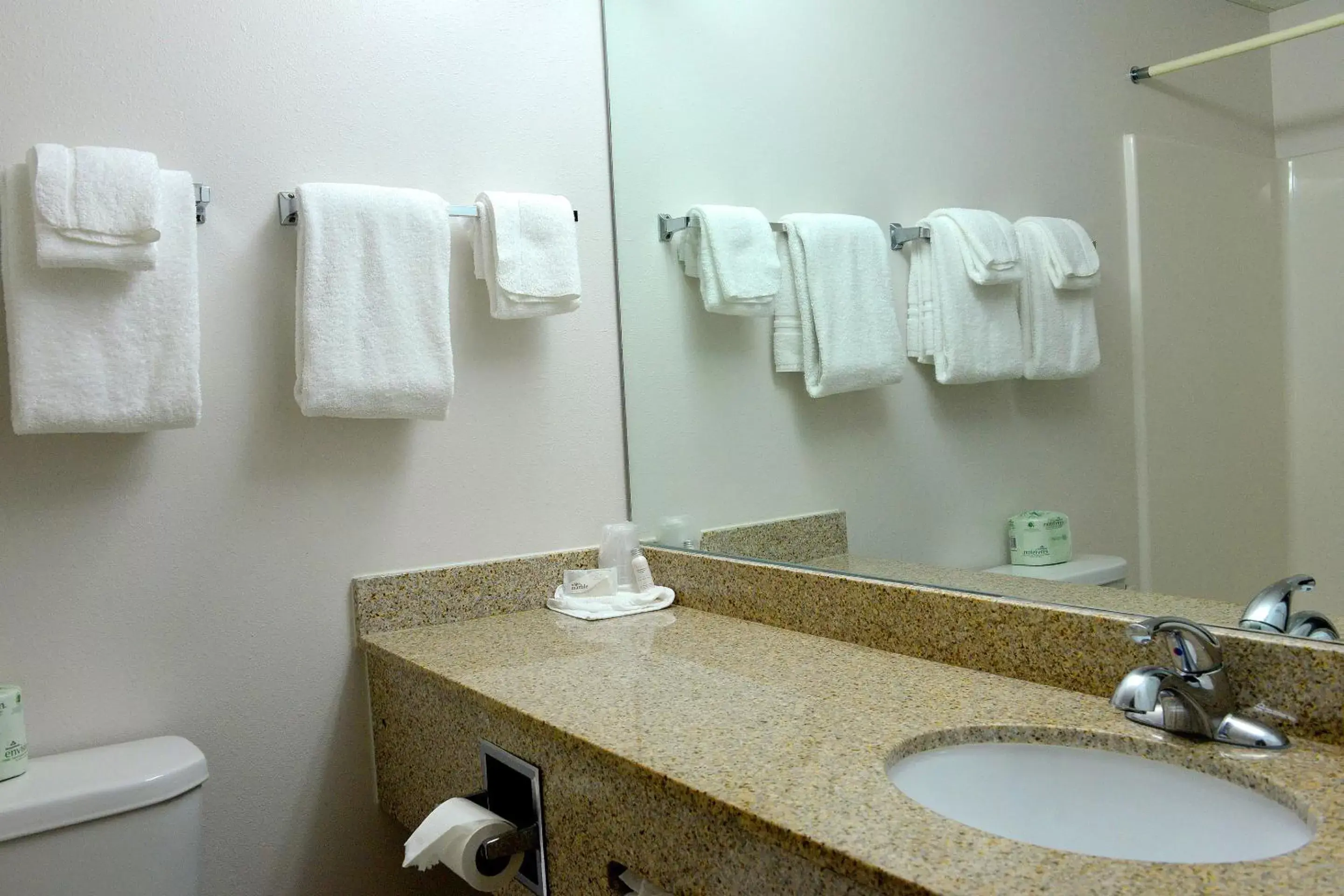 Bathroom in The Great Falls Inn By Riversage