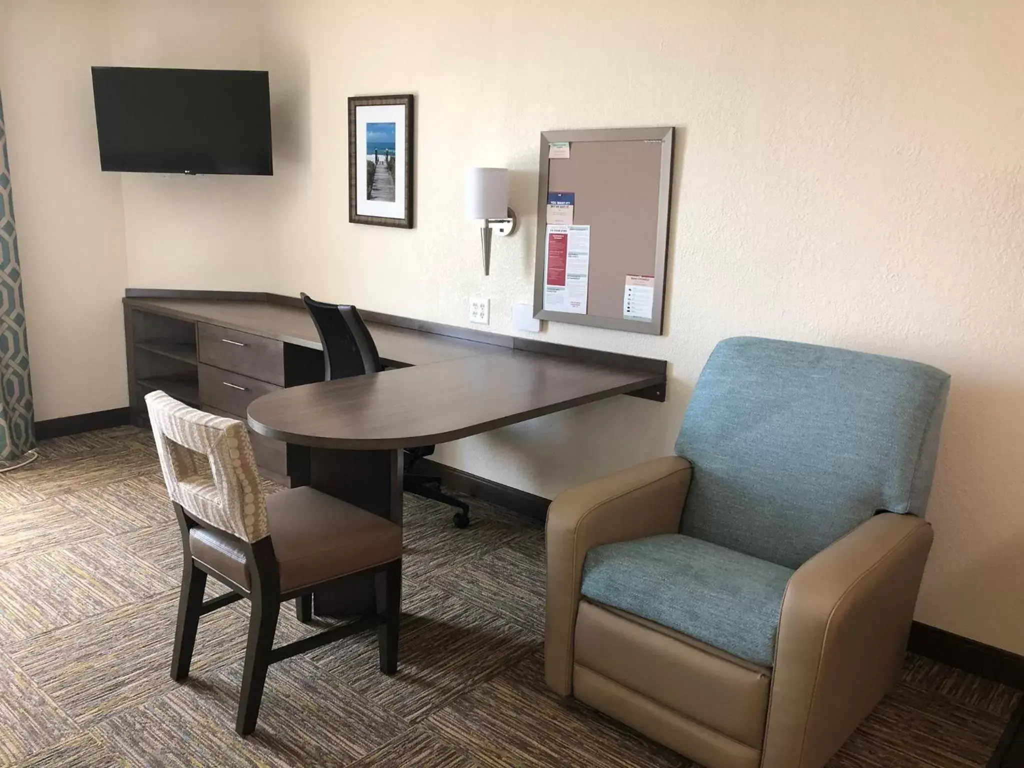 Photo of the whole room, Seating Area in Candlewood Suites - Panama City Beach Pier Park, an IHG Hotel