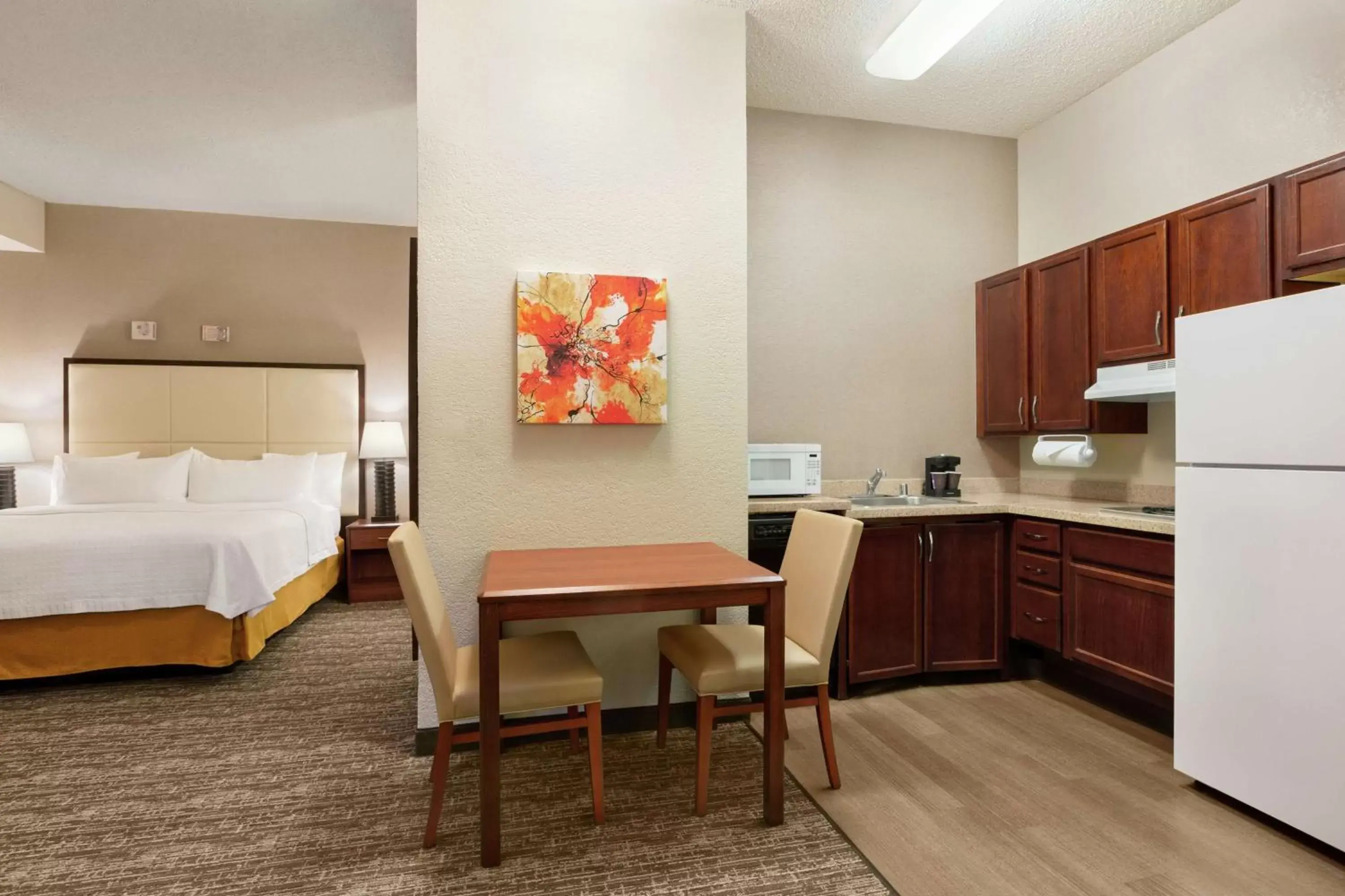 Kitchen or kitchenette in Homewood Suites by Hilton Dallas-DFW Airport N-Grapevine