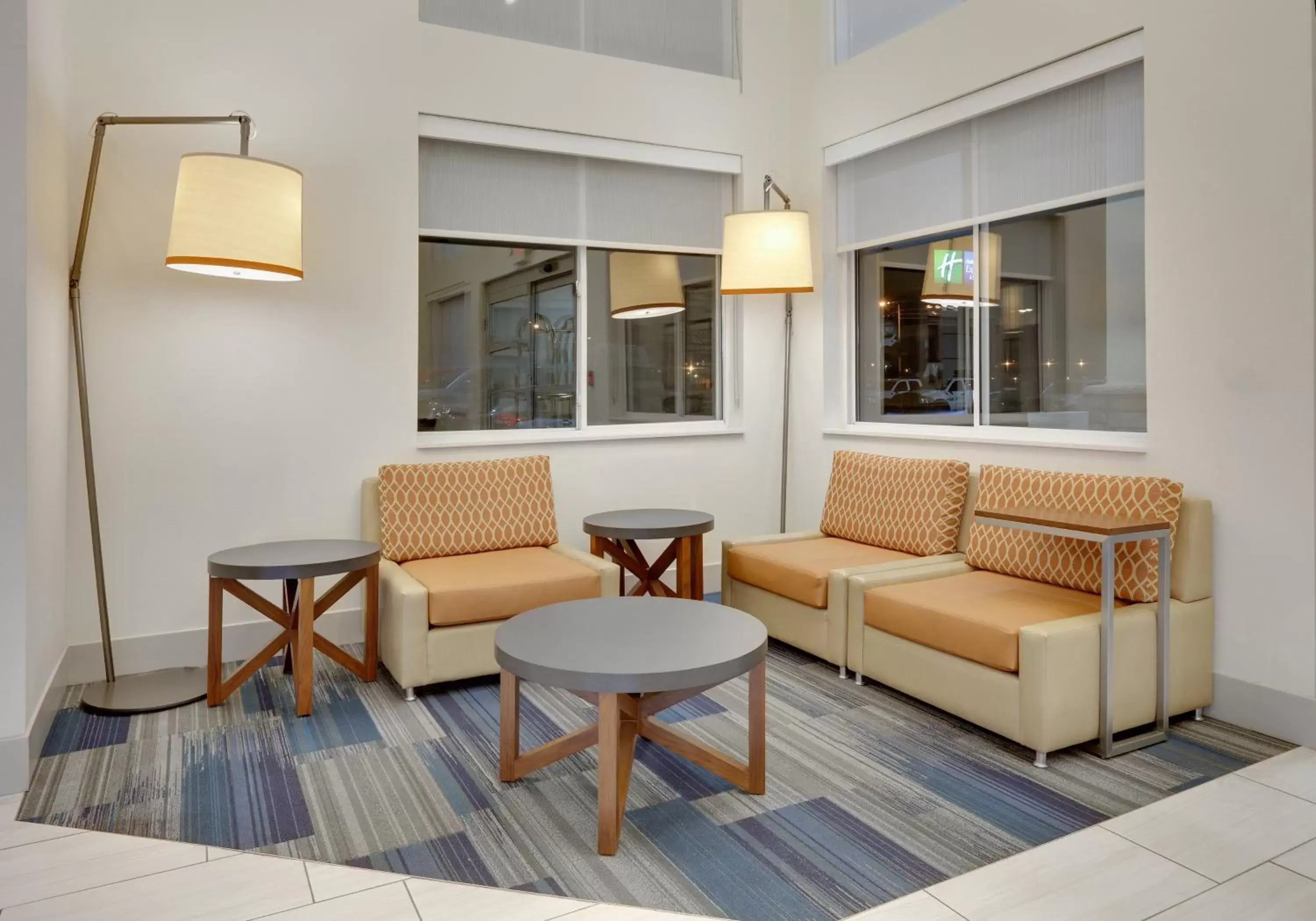 Lobby or reception, Seating Area in Holiday Inn Express Scottsbluff - Gering, an IHG Hotel