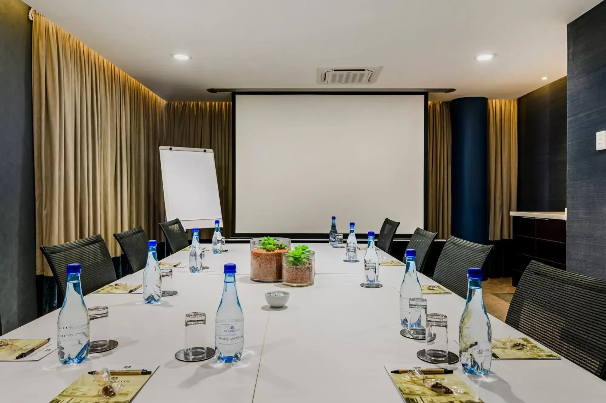 Meeting/conference room, Business Area/Conference Room in Paxton Hotel