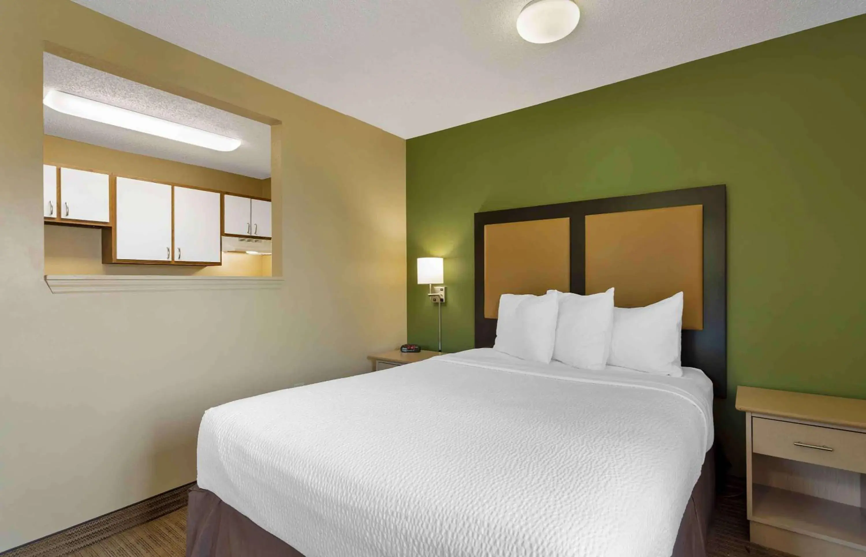 Bedroom, Bed in Extended Stay America Suites - Knoxville - West Hills