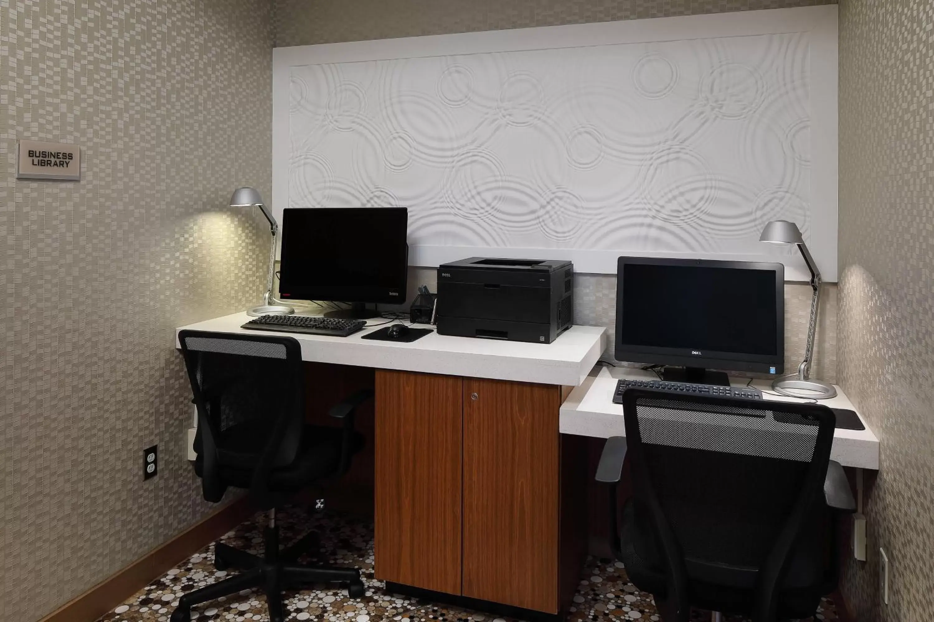 Business facilities, TV/Entertainment Center in SpringHill Suites by Marriott Philadelphia Valley Forge/King of Prussia