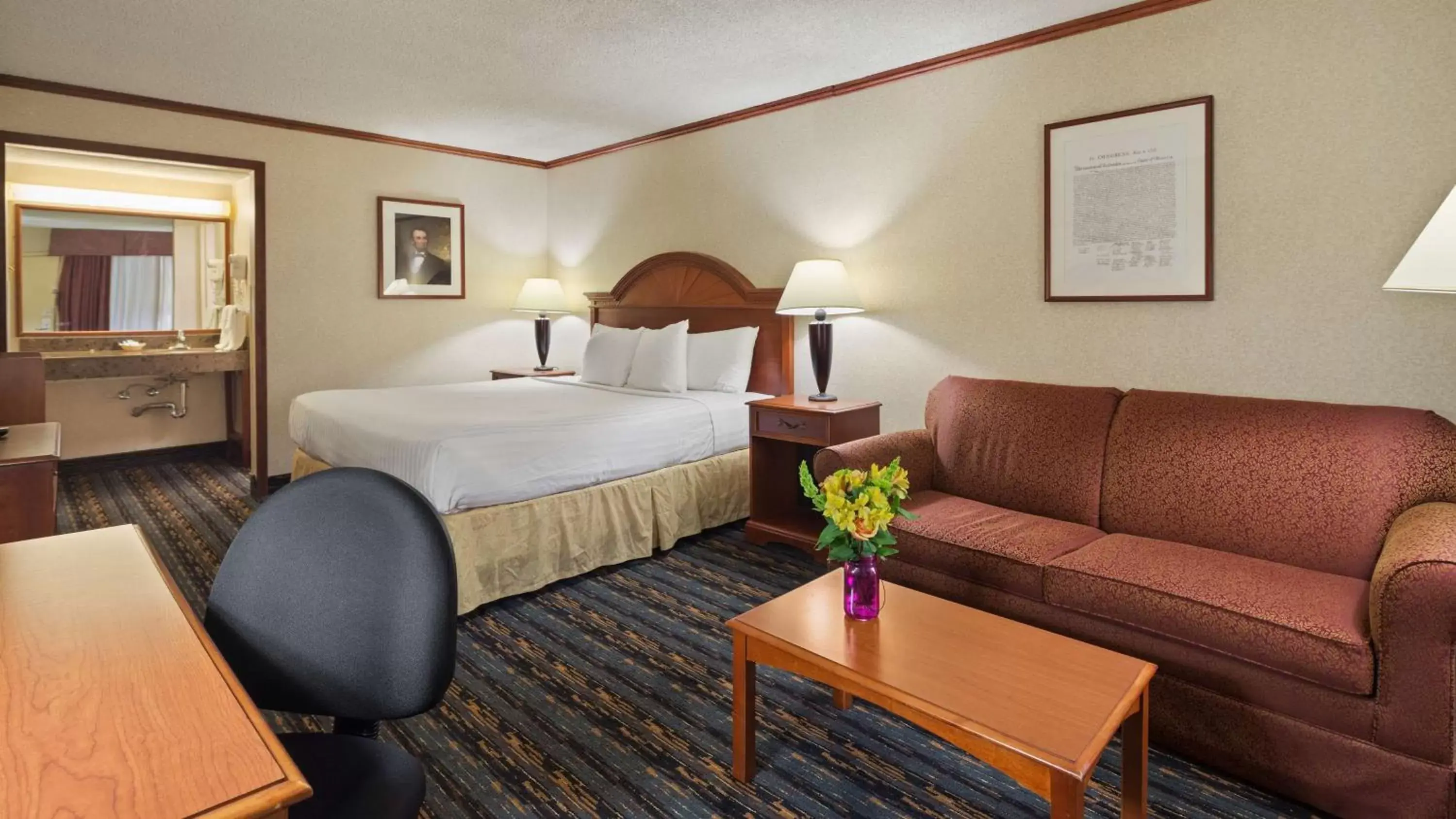 Photo of the whole room in Best Western Fairfax City