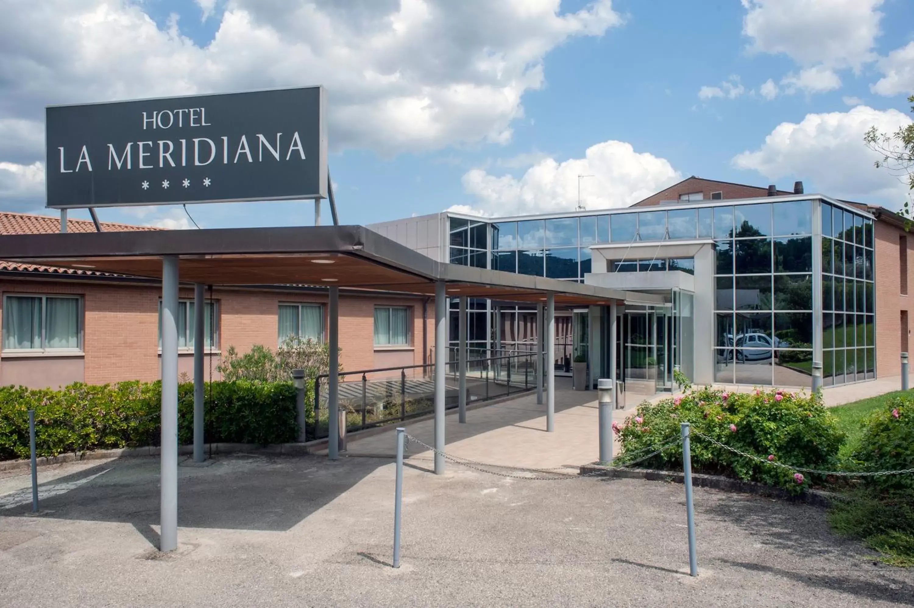 Facade/entrance, Property Building in Hotel La Meridiana