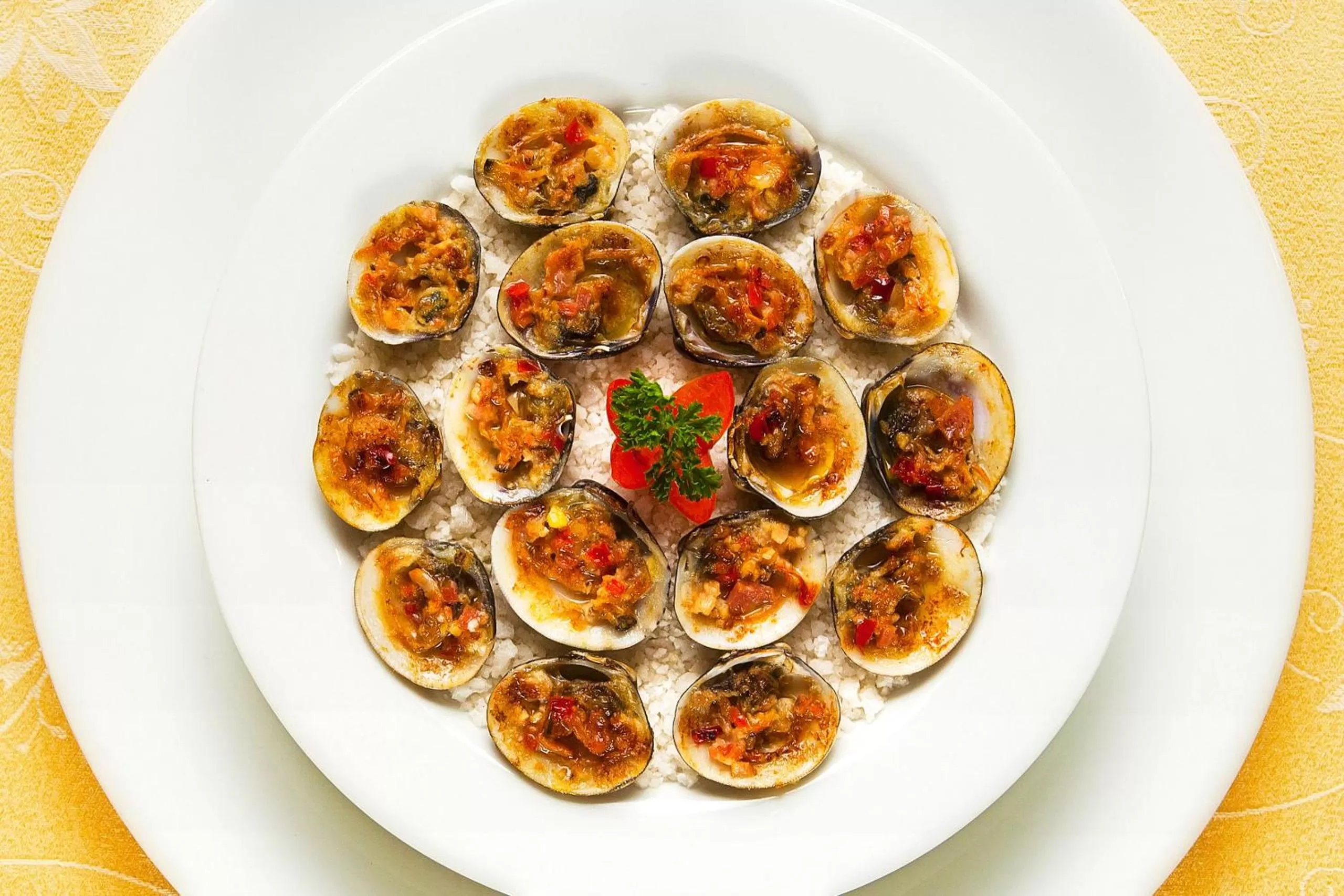 Restaurant/places to eat in Hotel Victoria