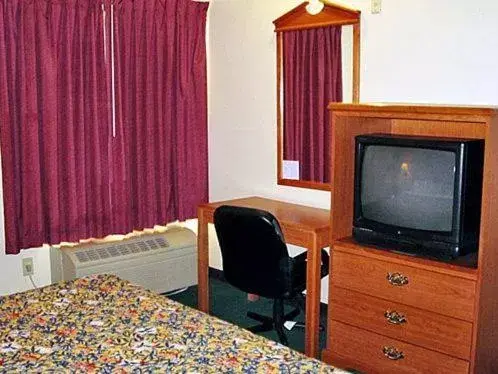 TV/Entertainment Center in Motel 6 Dallas – Irving DFW Airport South