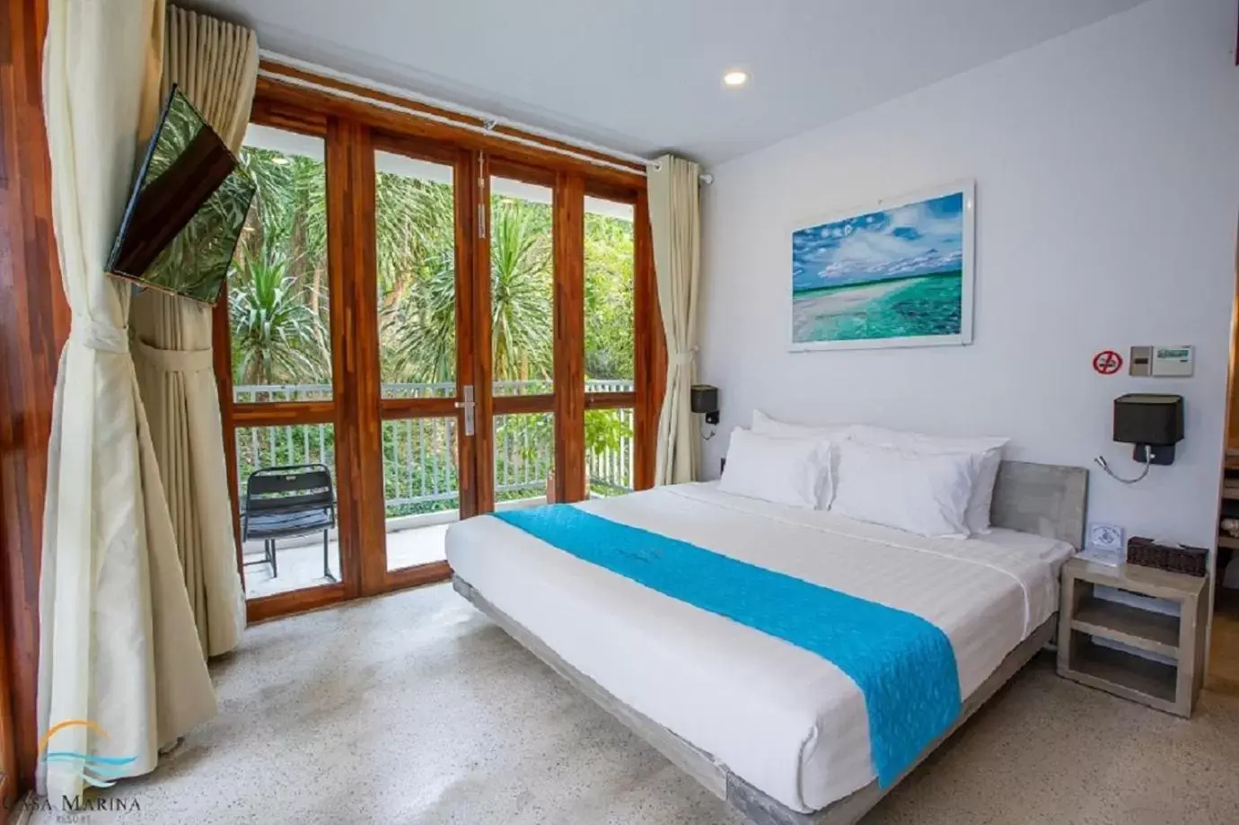 Bed in Casa Marina Resort