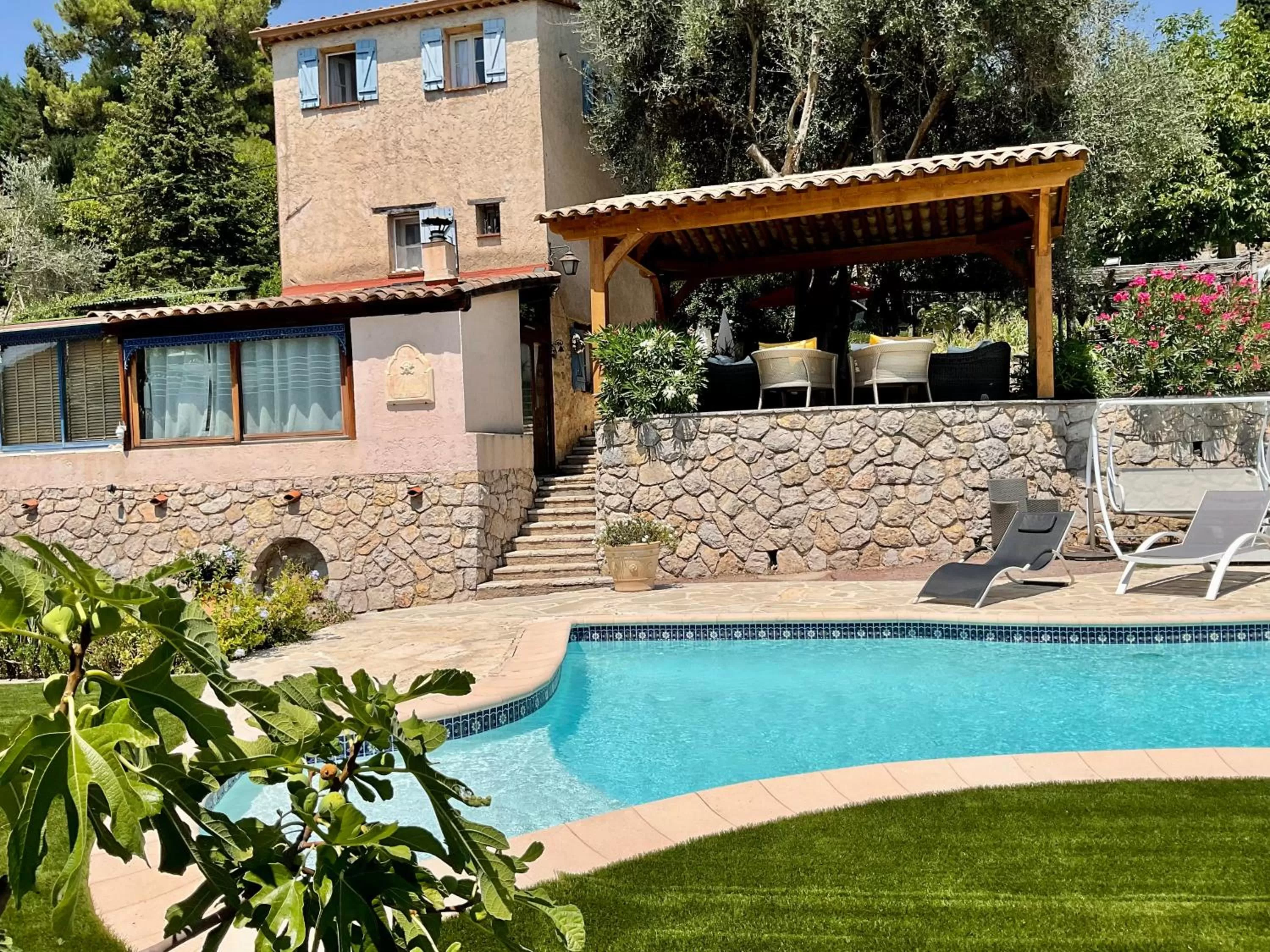 Property building in Mas Giro