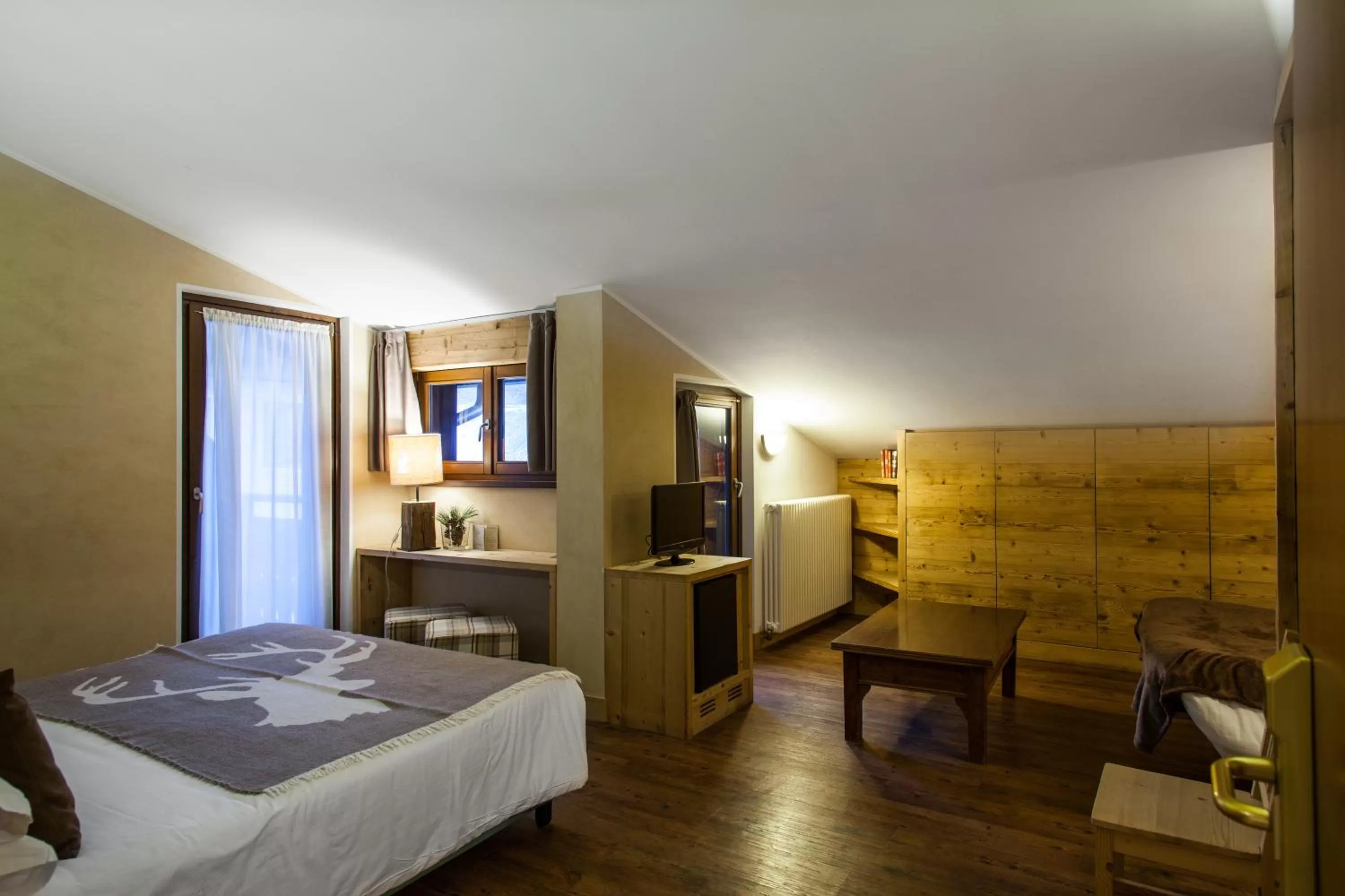 Photo of the whole room, Bed in Hotel Nevada