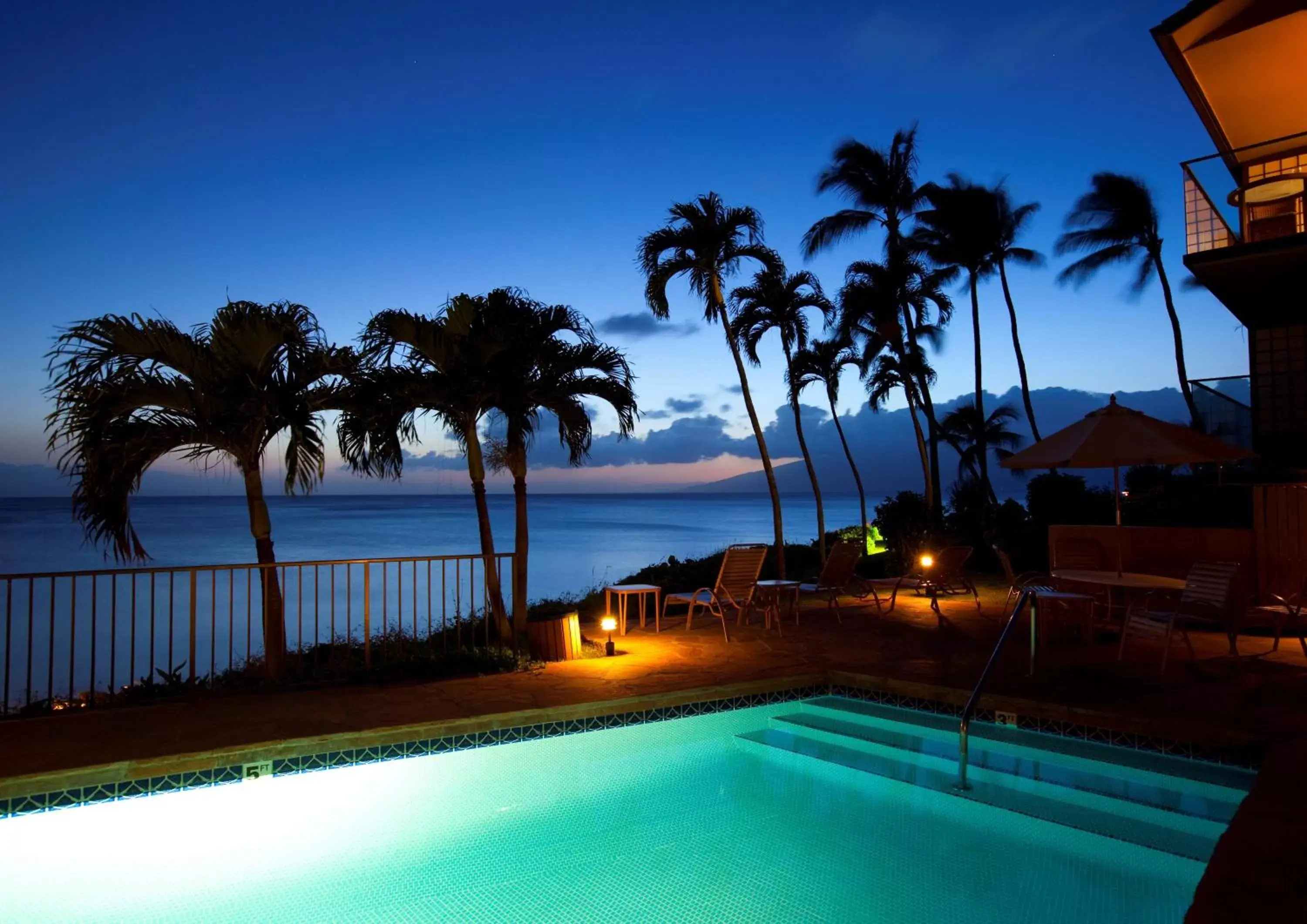 Sea view, Swimming Pool in Napili Kai Beach Resort