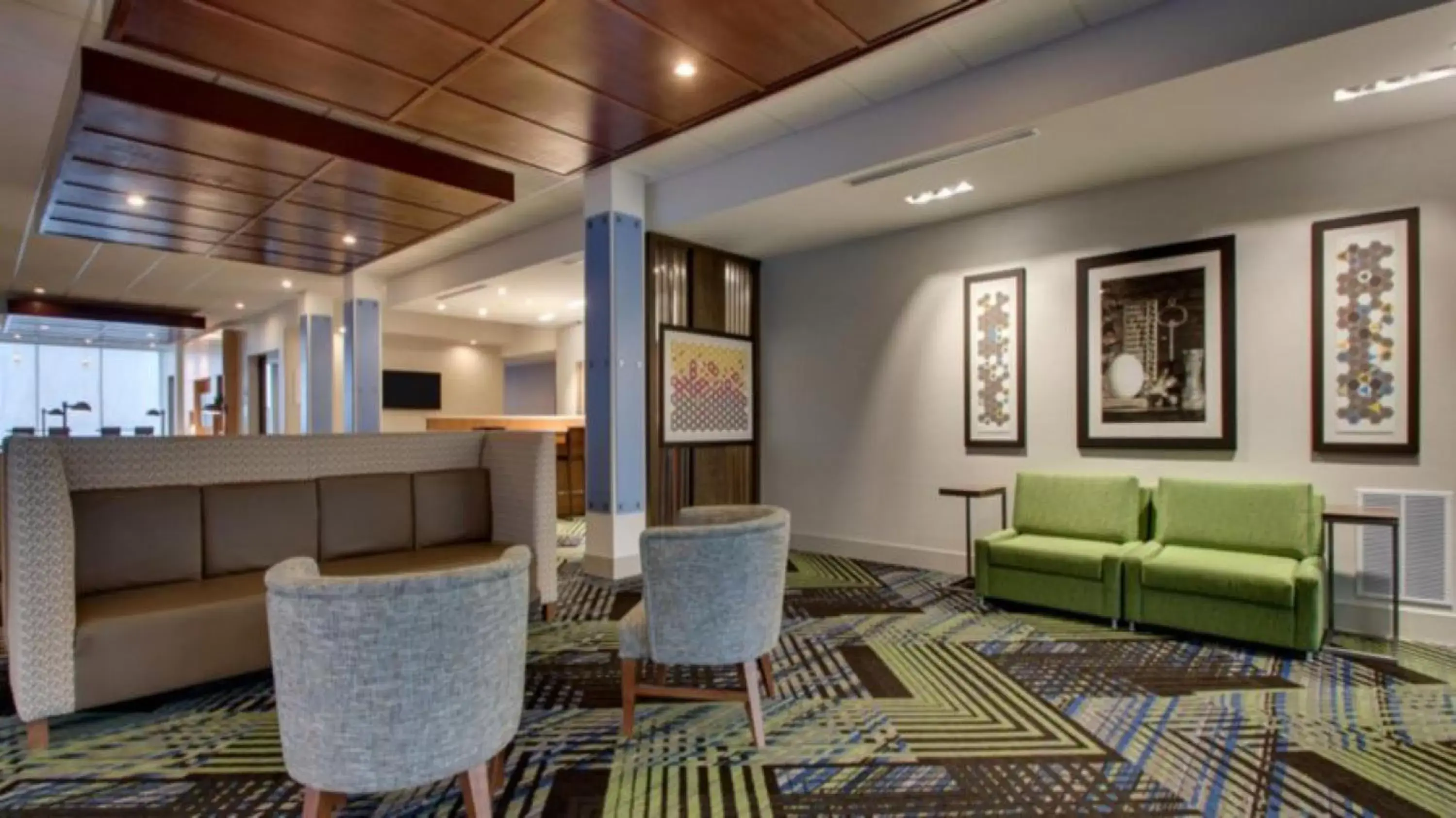 Property building, Lobby/Reception in Holiday Inn Express Hotel & Suites Mount Pleasant, an IHG Hotel