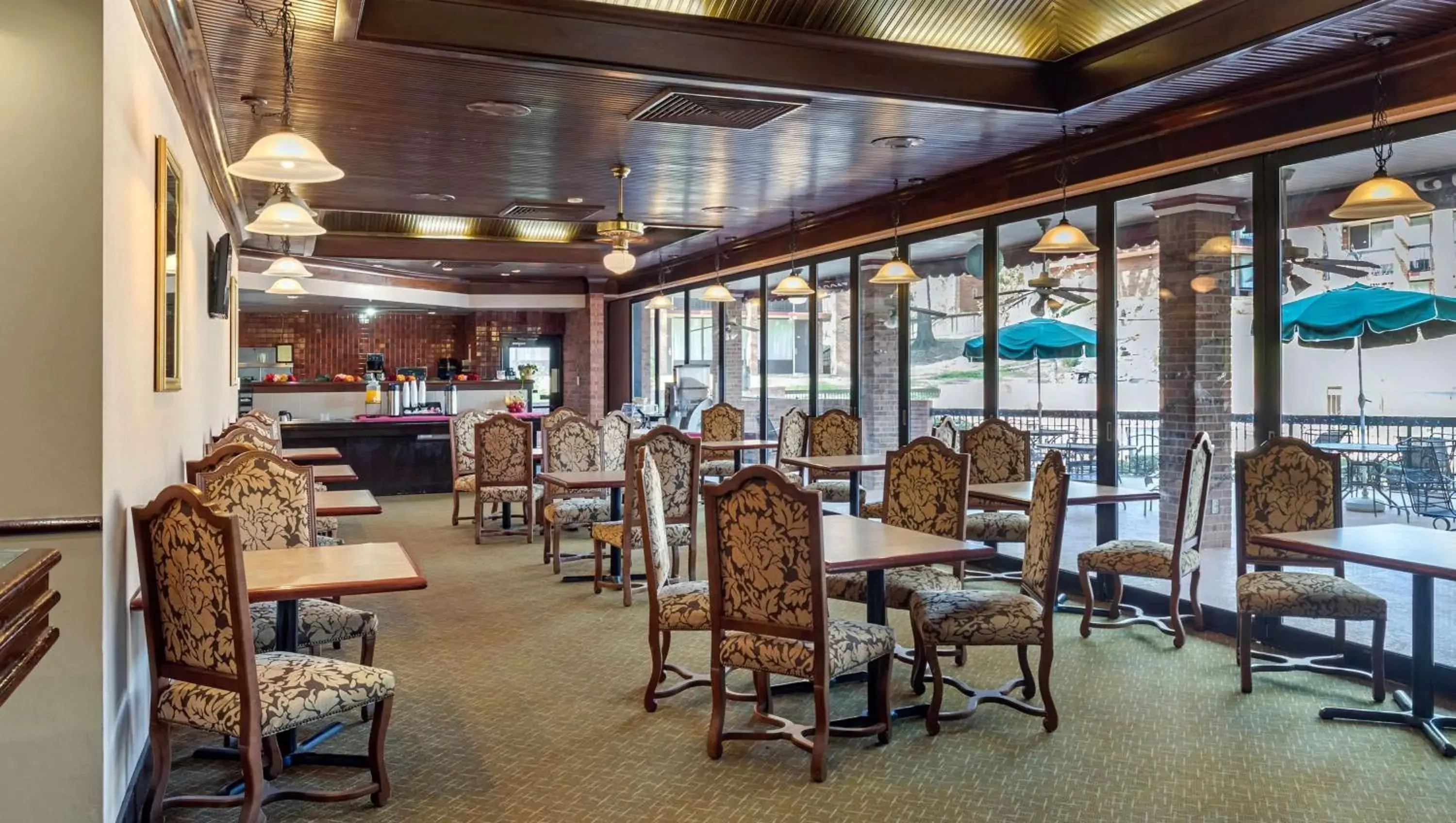 Breakfast, Restaurant/Places to Eat in Magnuson Grand Hotel and Conference Center Tyler