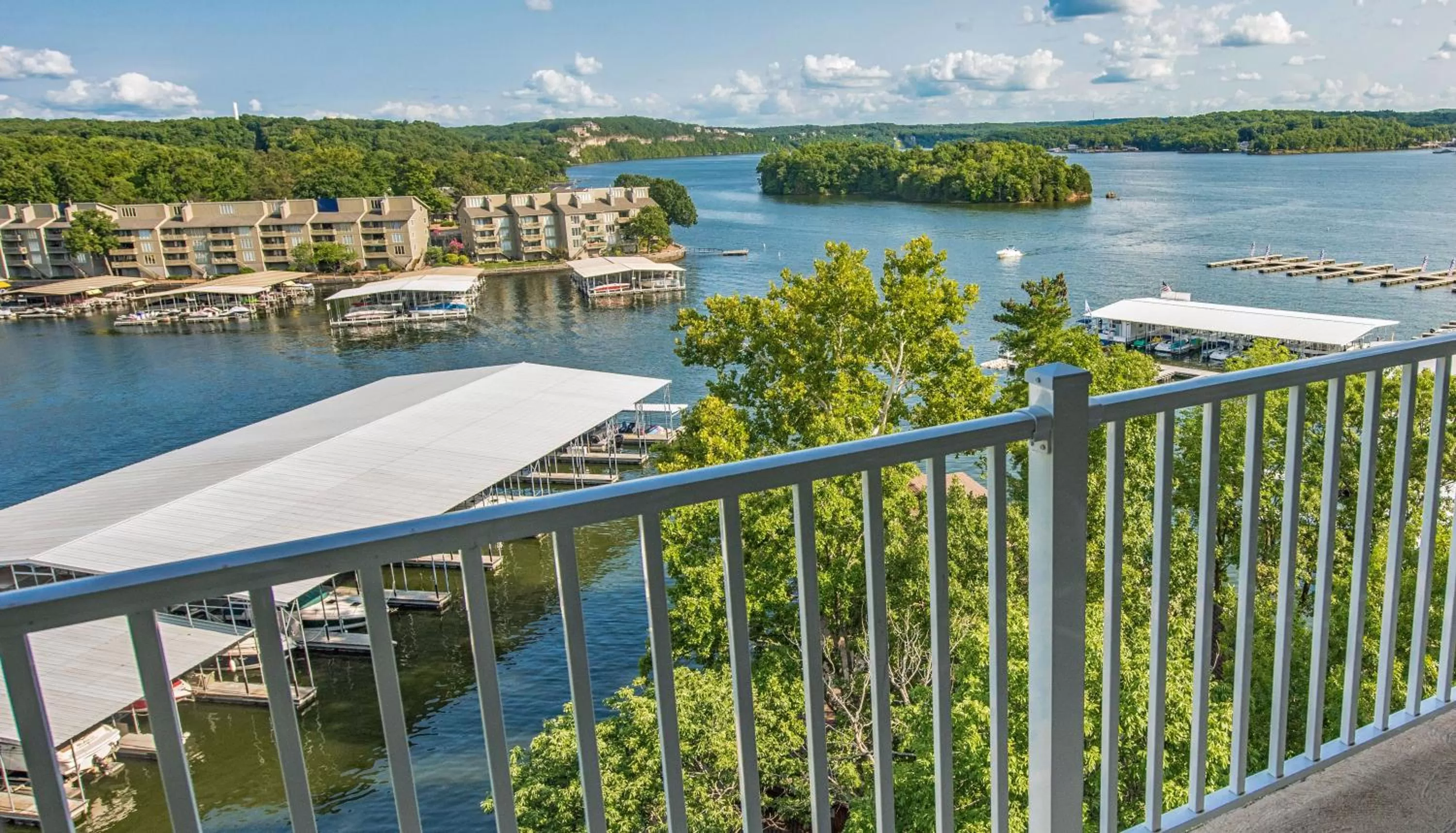 Natural landscape in Margaritaville Lake Resort Lake of the Ozarks