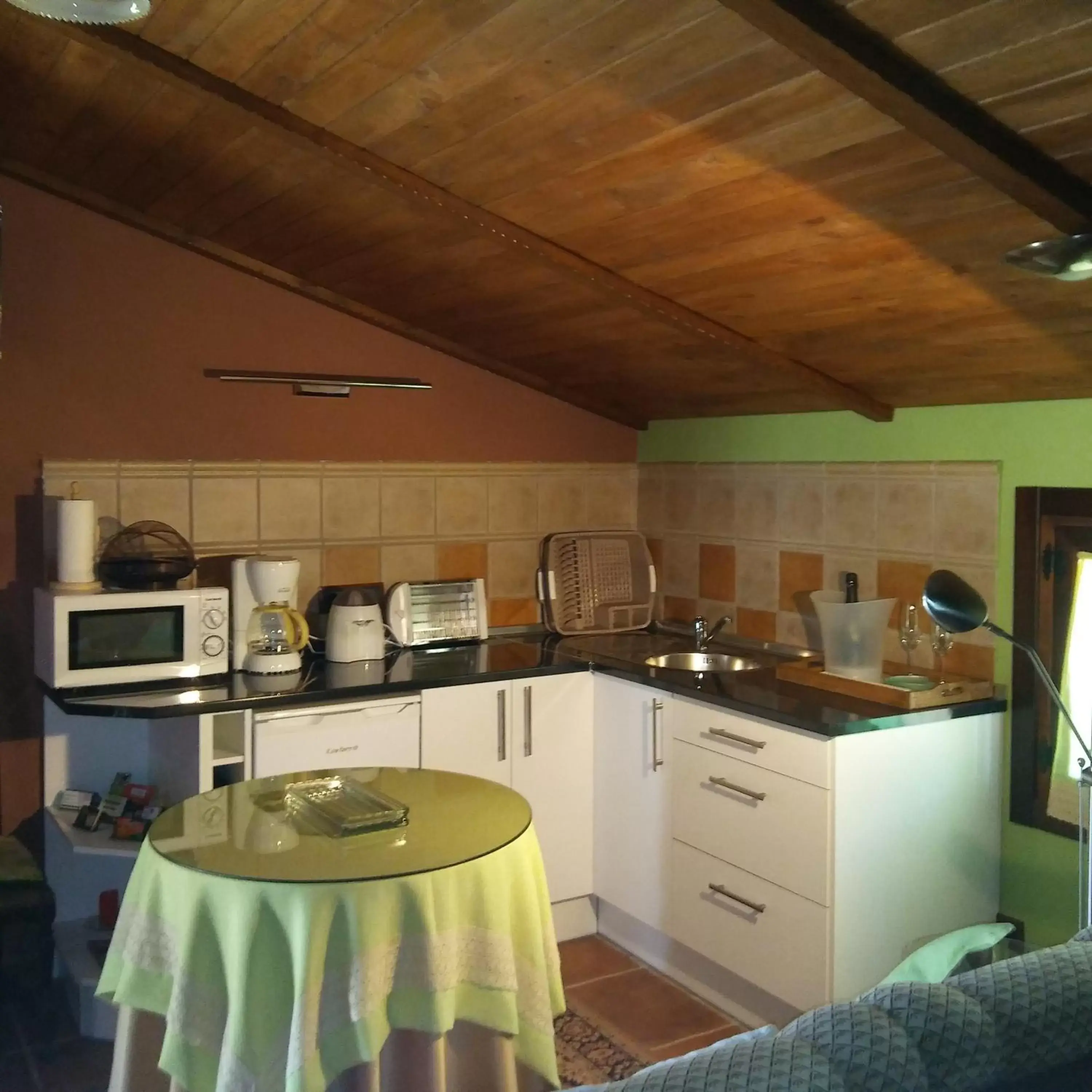 Property building, Kitchen/Kitchenette in La Cabaña Romantica de Llano