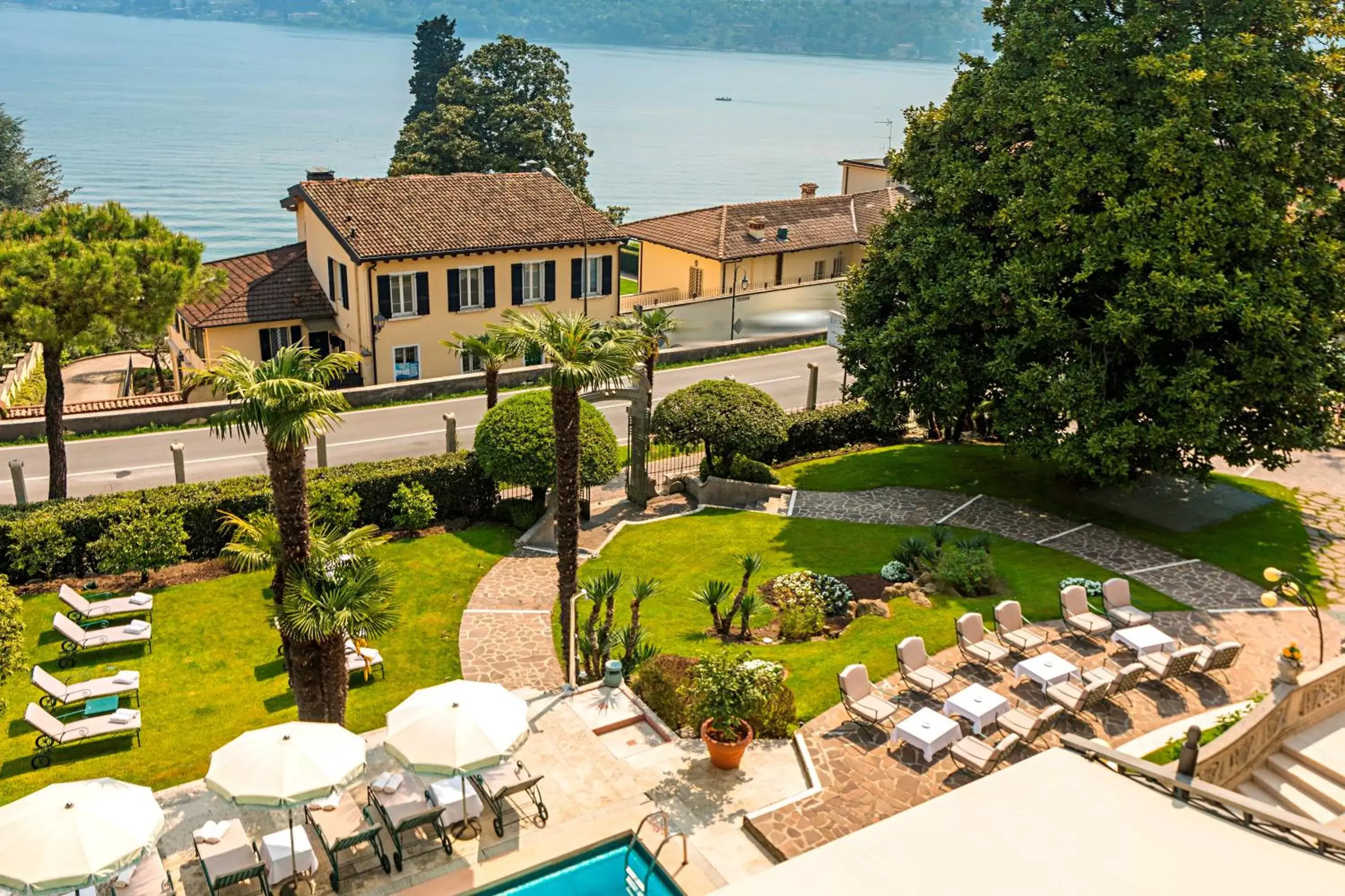 Garden, Pool View in Hotel Laurin