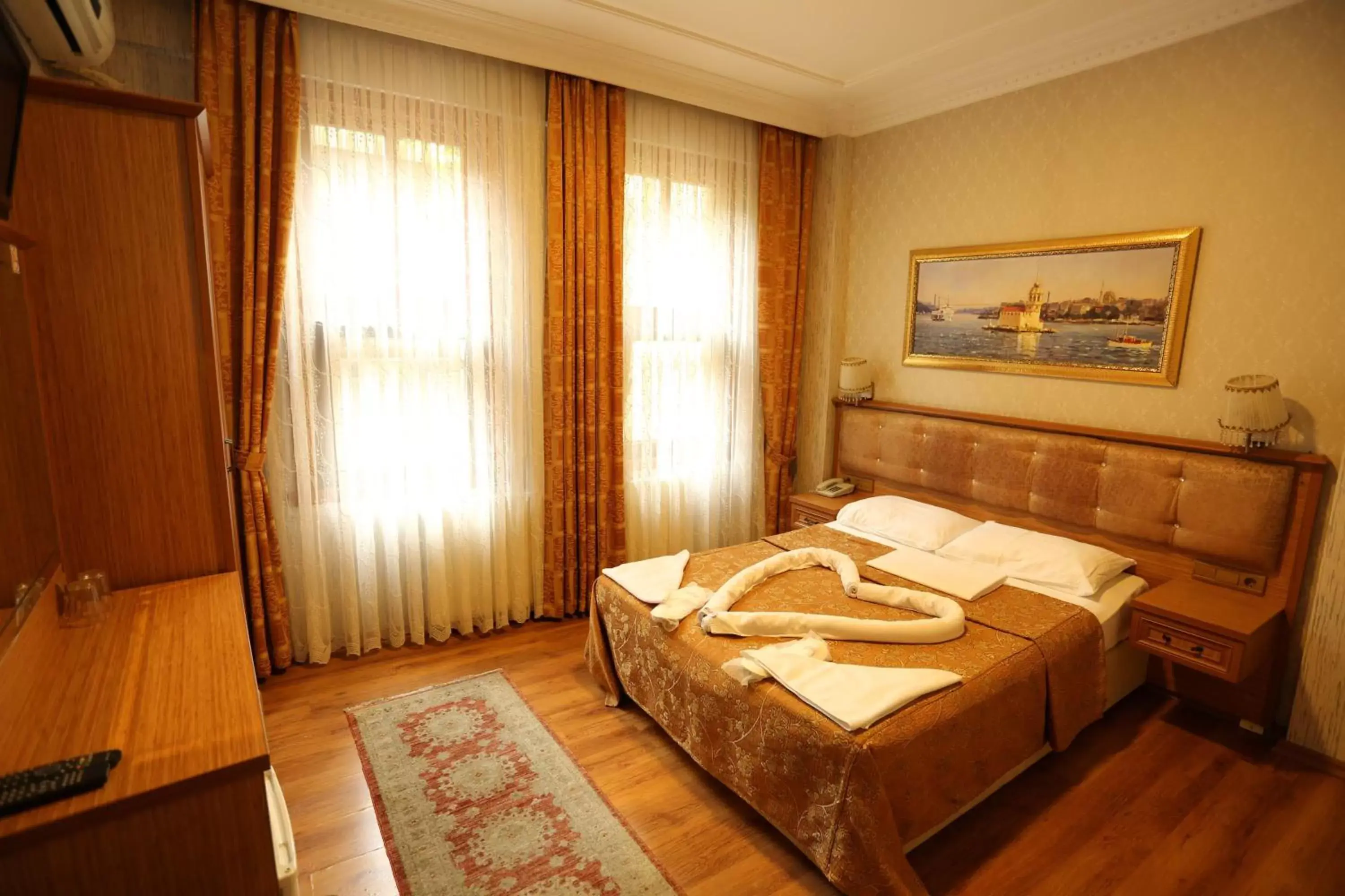 Bedroom, Bed in Hotel Tashkonak Istanbul