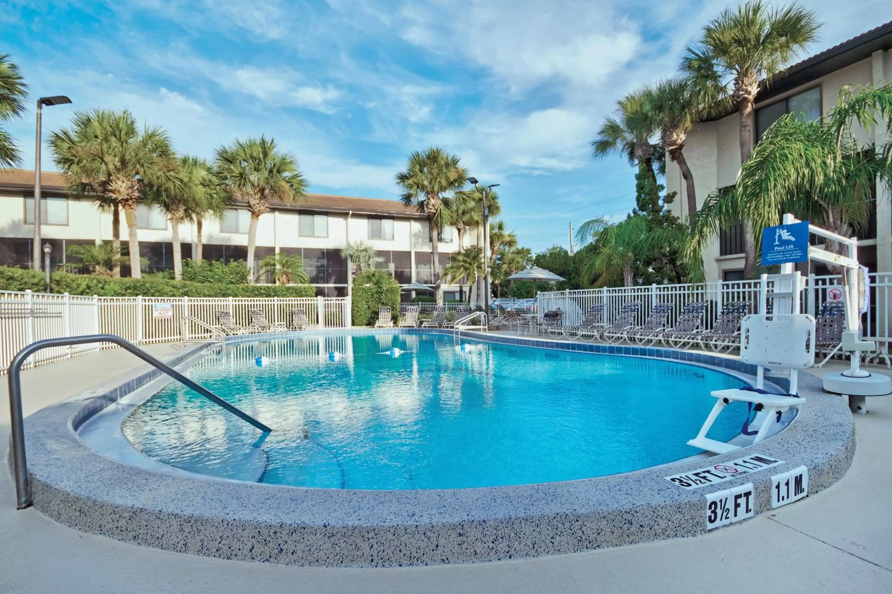 Swimming pool in Club Wyndham Orlando International