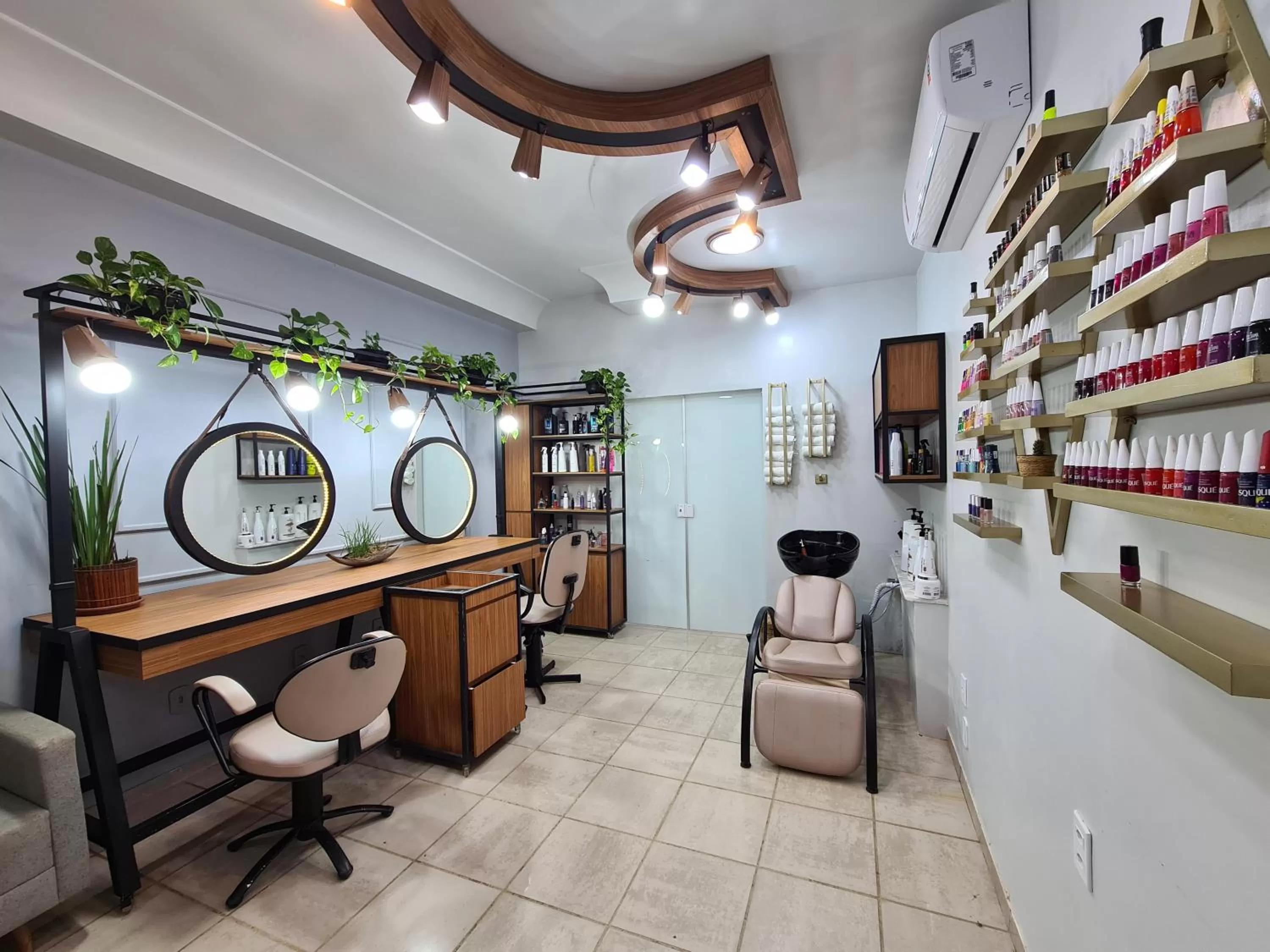 hair dresser in Portobello Park Hotel