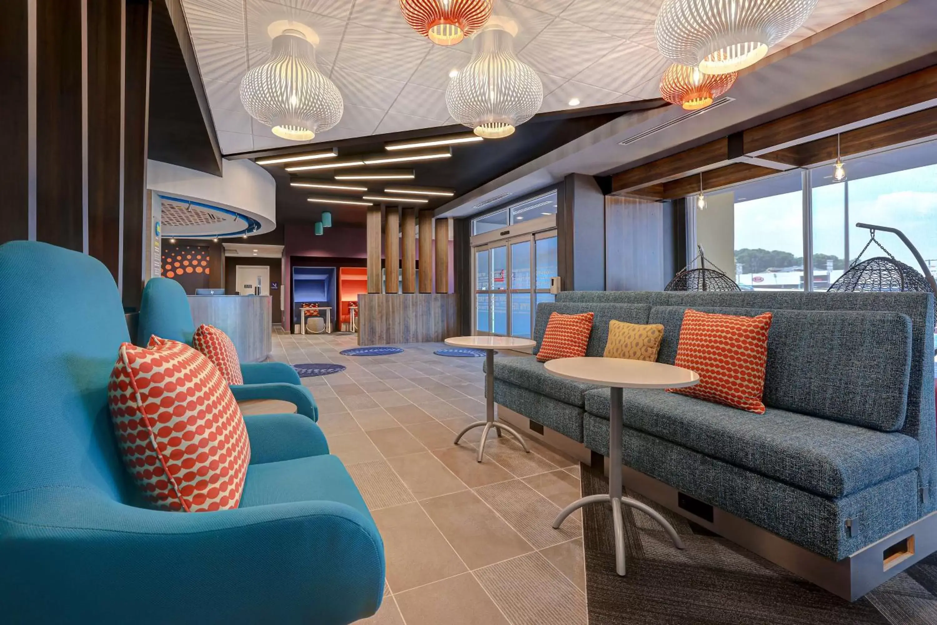 Lobby or reception, Lounge/Bar in Tru by Hilton Lithia Springs, GA