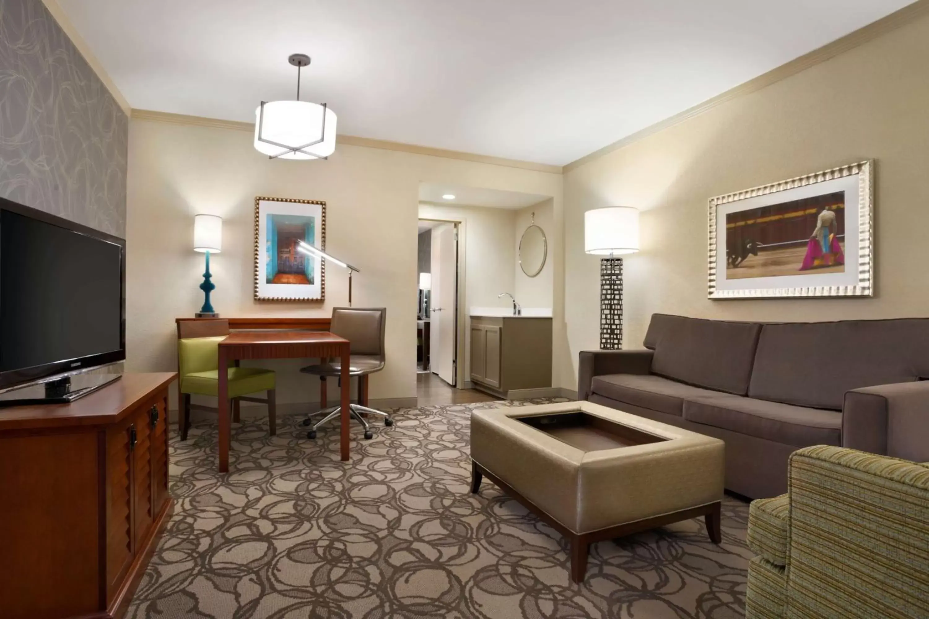 Bedroom, Seating Area in Embassy Suites San Antonio Airport