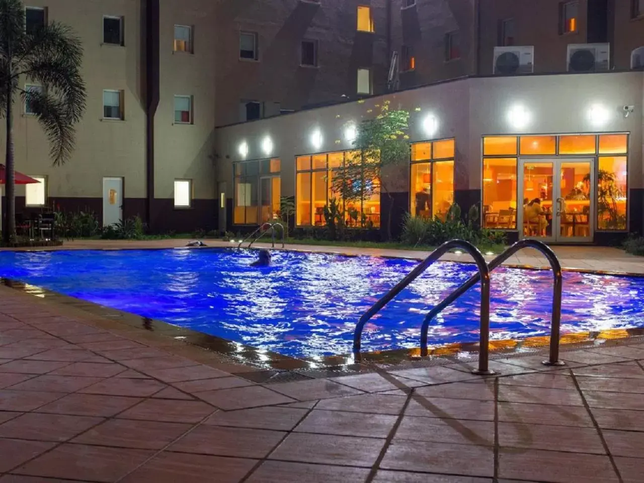 Swimming pool in Ibis Lagos Airport Swimming pool in Ibis Lagos Airport