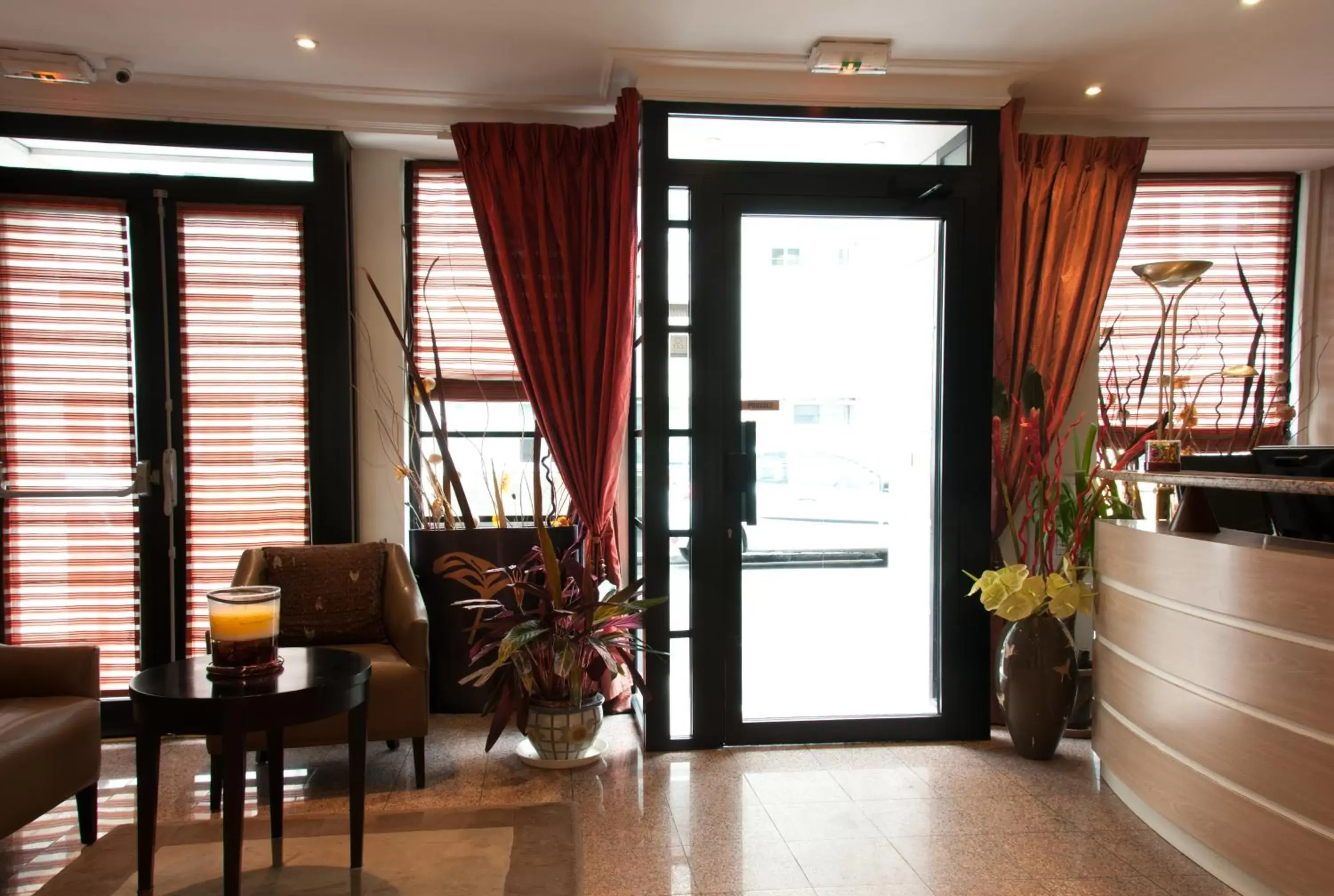 Lobby or reception in Hôtel des Deux Avenues