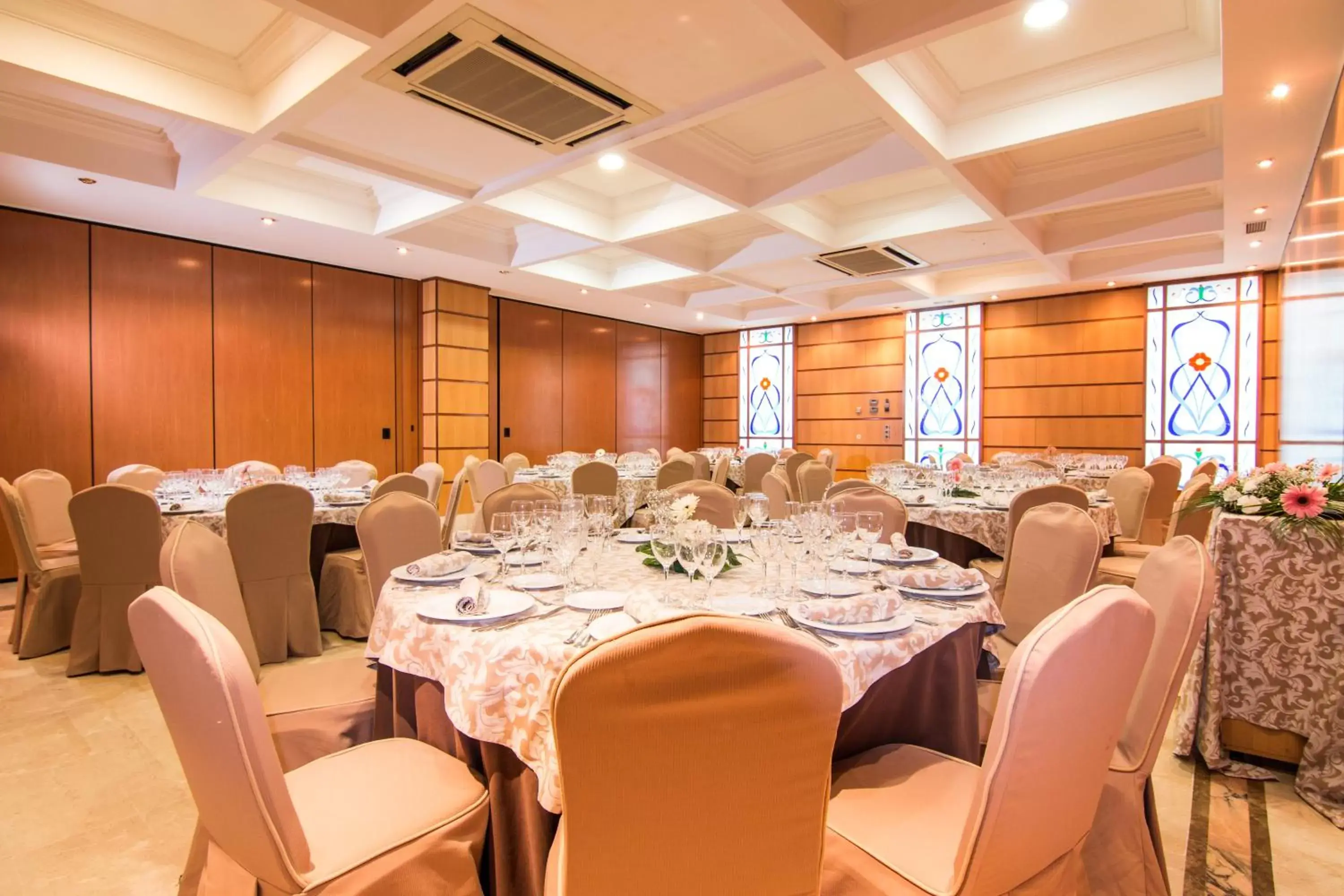 Business facilities, Banquet Facilities in Hotel Abades Loja