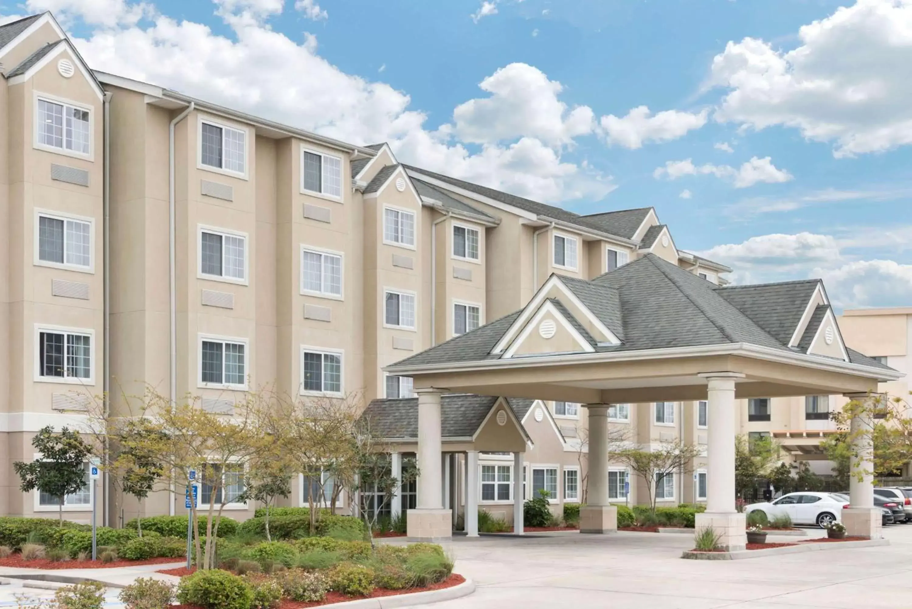 Property Building in Microtel Inn and Suites Baton Rouge Airport