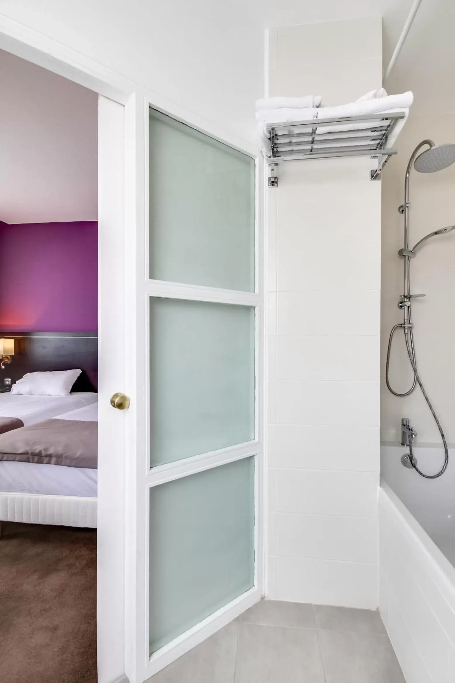 Bathroom, Bunk Bed in Hôtel Le Mondon