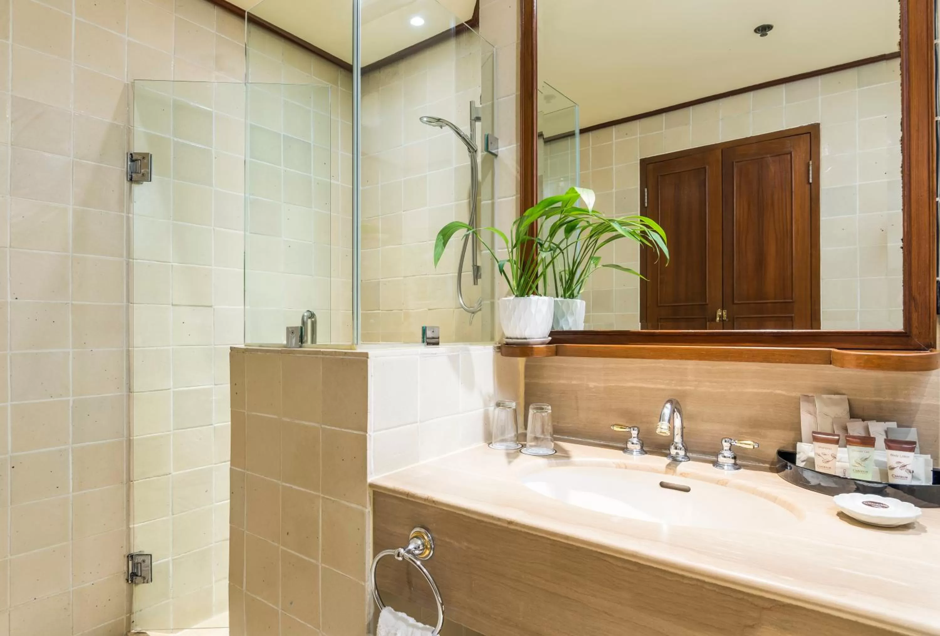 Shower in Chatrium Hotel Royal Lake Yangon