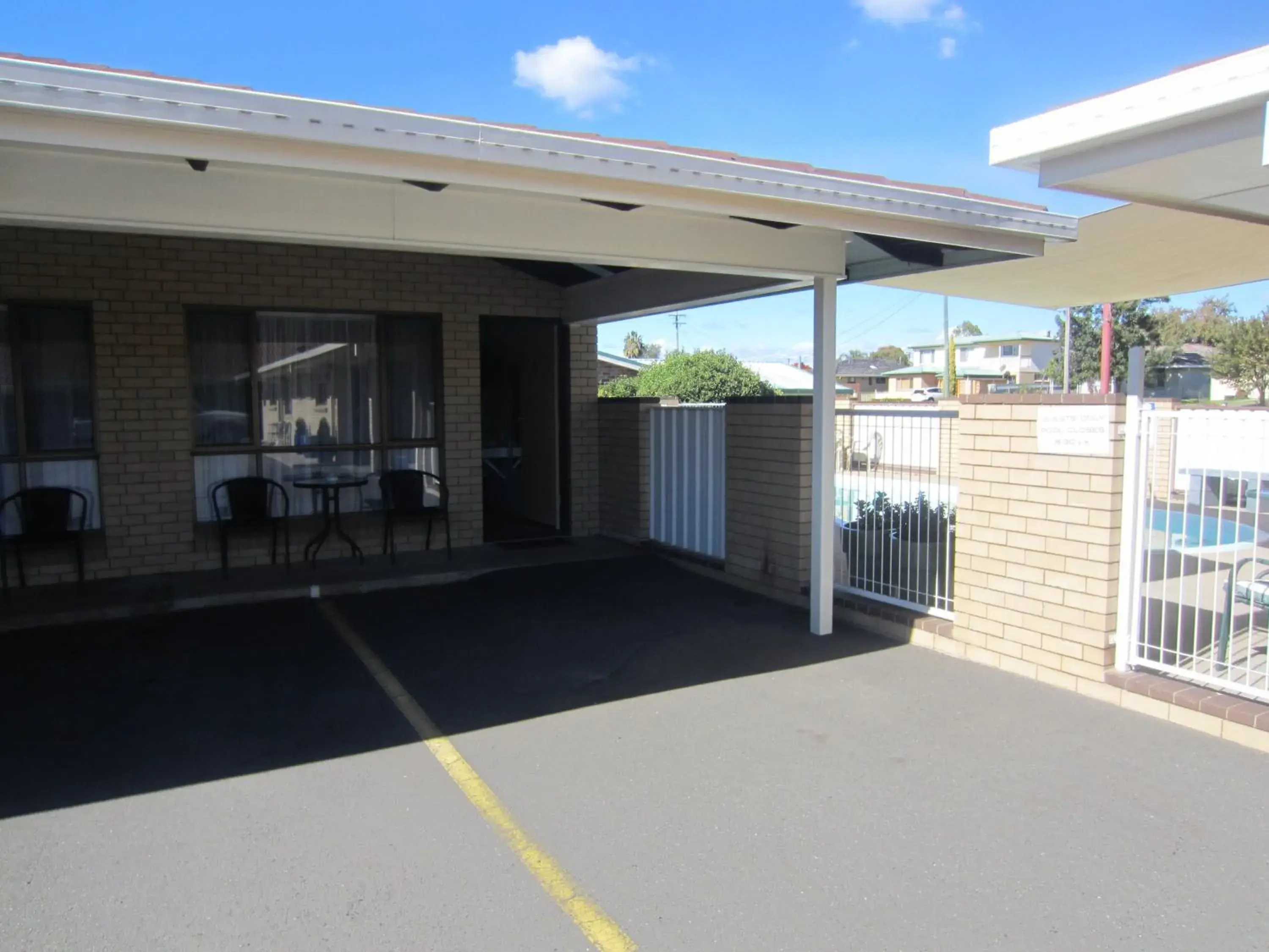 BBQ facilities in Top of the Town Motel