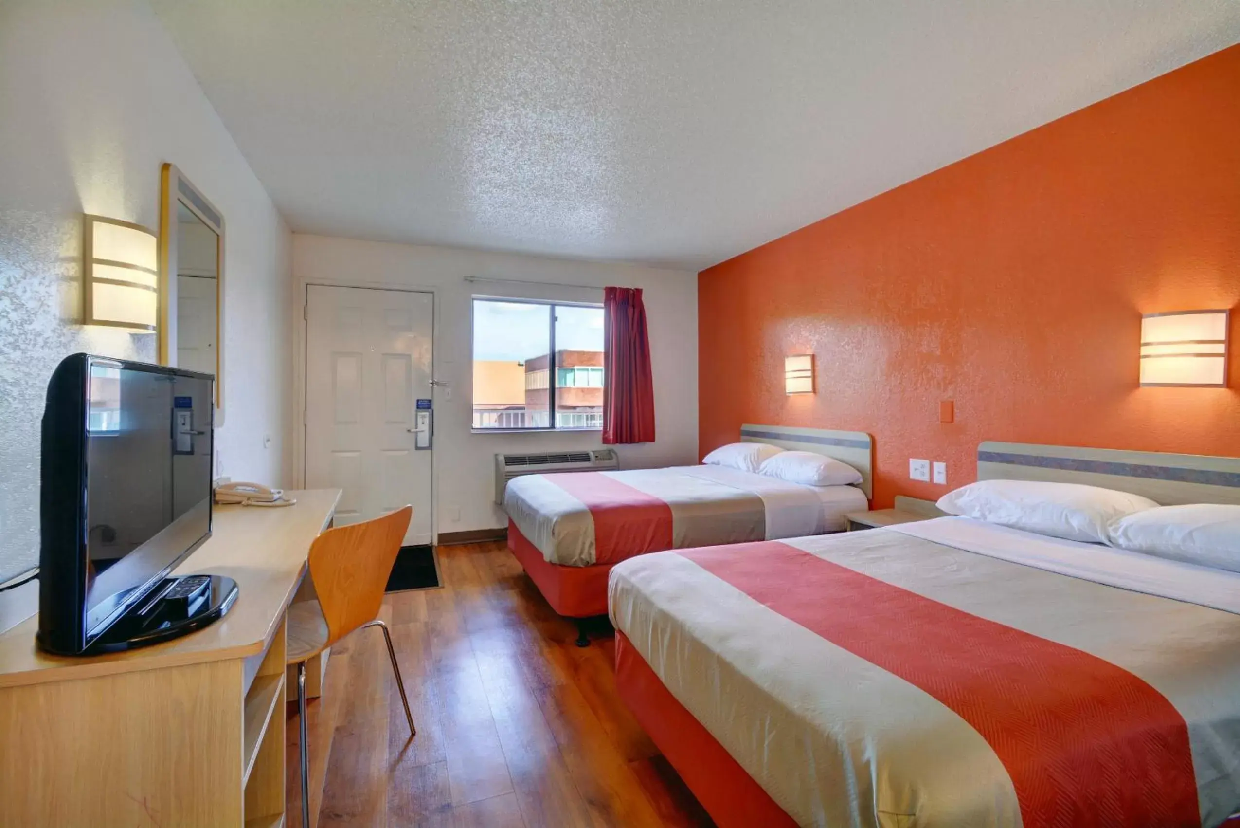 TV and multimedia in Motel 6-Wethersfield, CT - Hartford