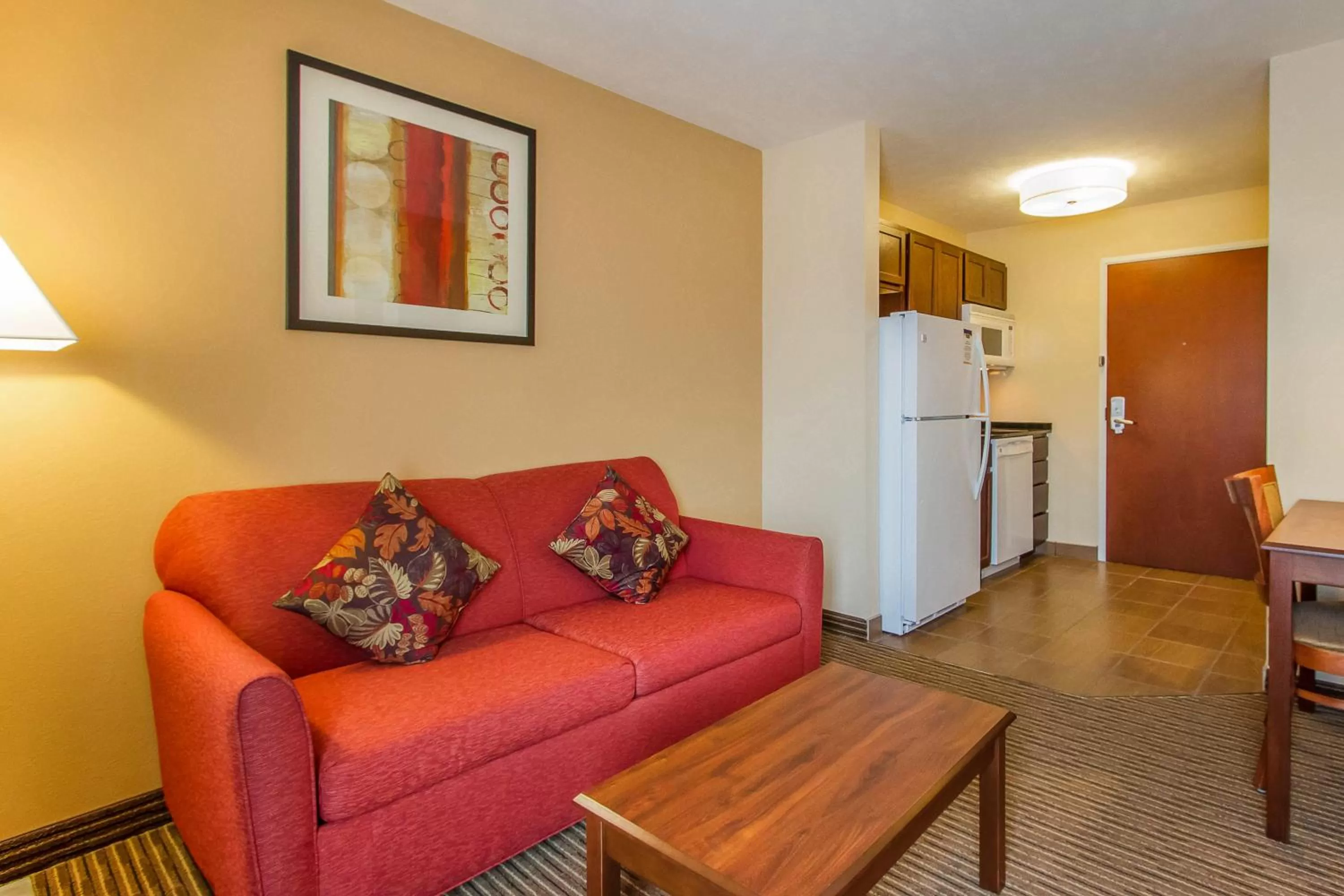 Kitchen or kitchenette in MainStay Suites Grand Island