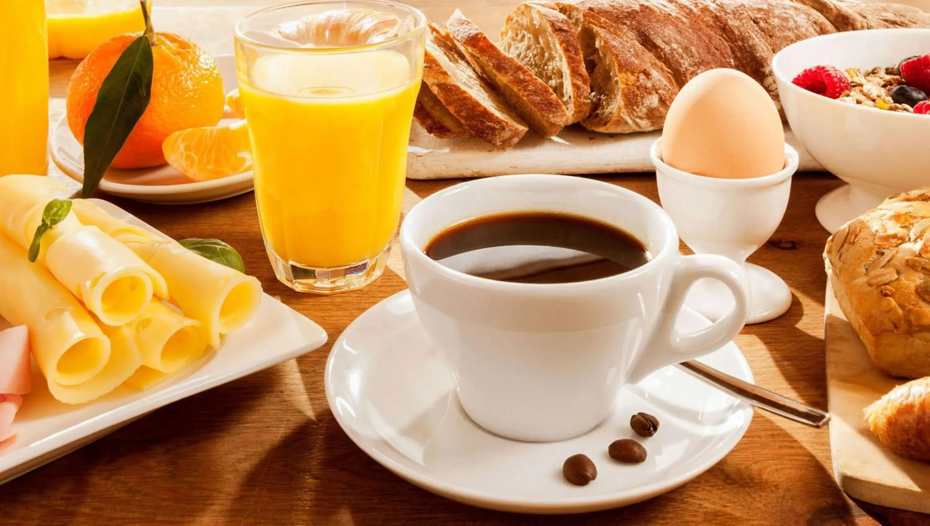 Breakfast in Magnuson Grand Pioneer Inn and Suites Breakfast in Magnuson Grand Pioneer Inn and Suites