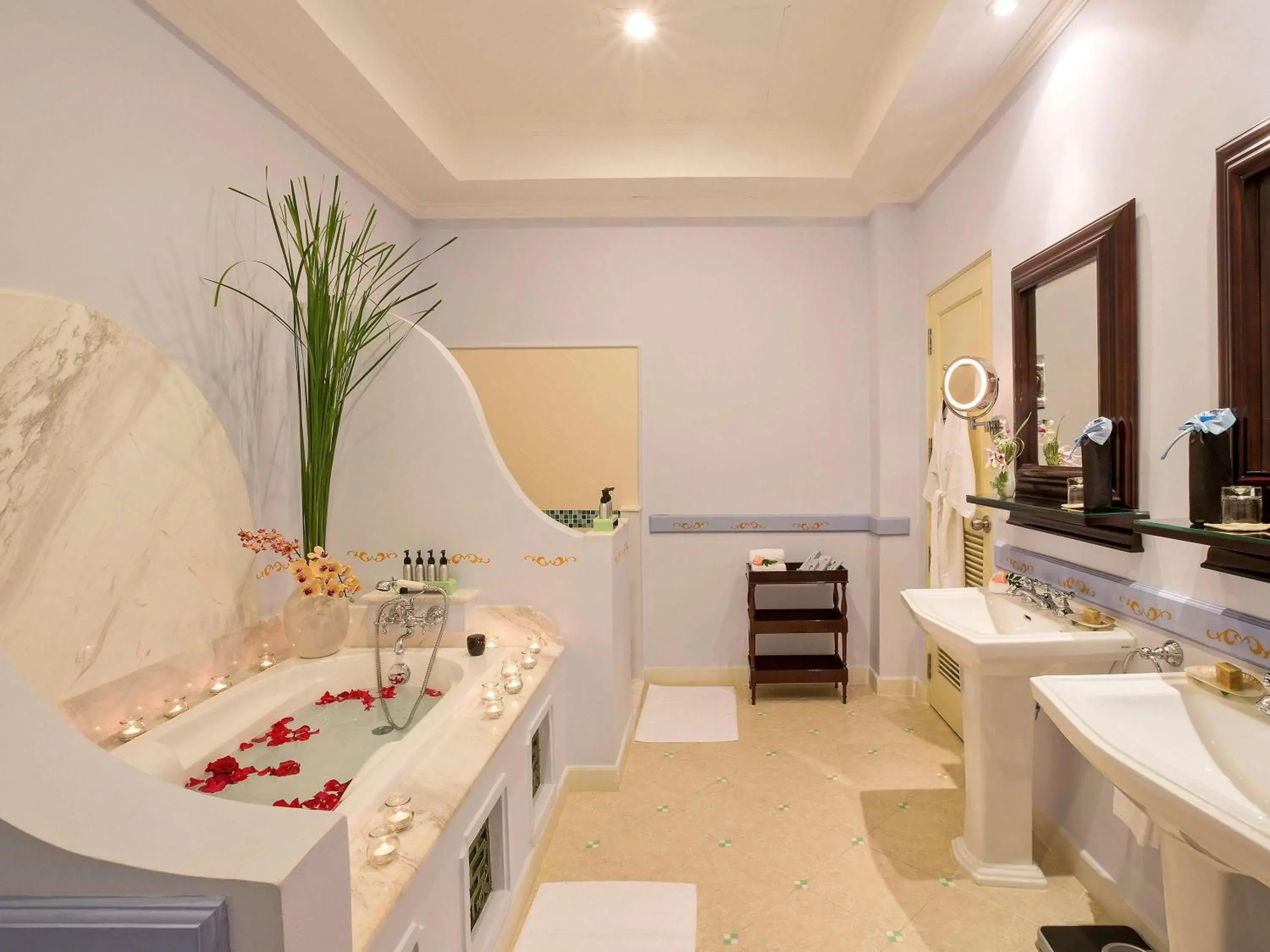 Photo of the whole room, Bathroom in La Veranda Resort Phu Quoc - MGallery