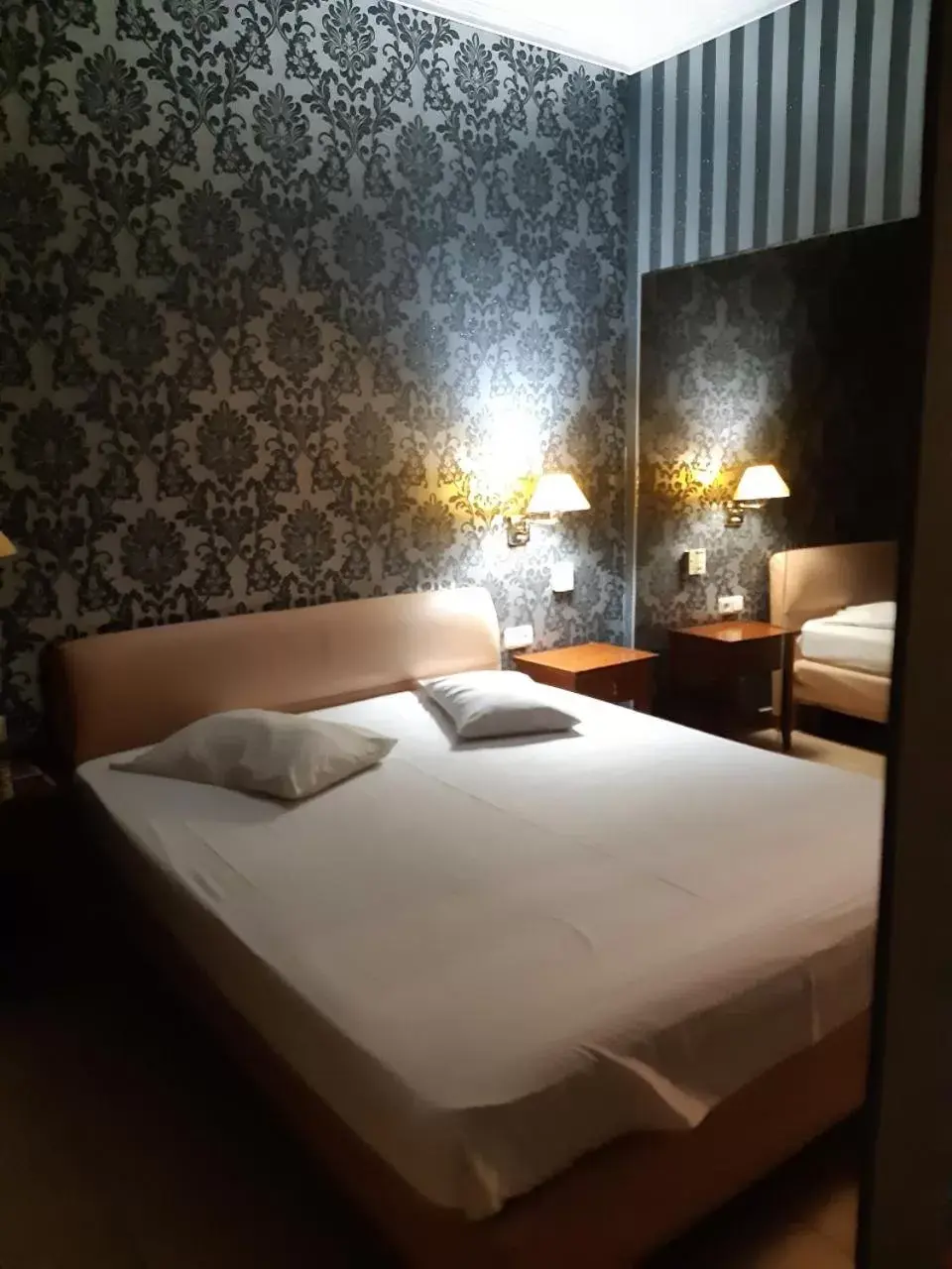 Bedroom, Bed in Exis Hotel