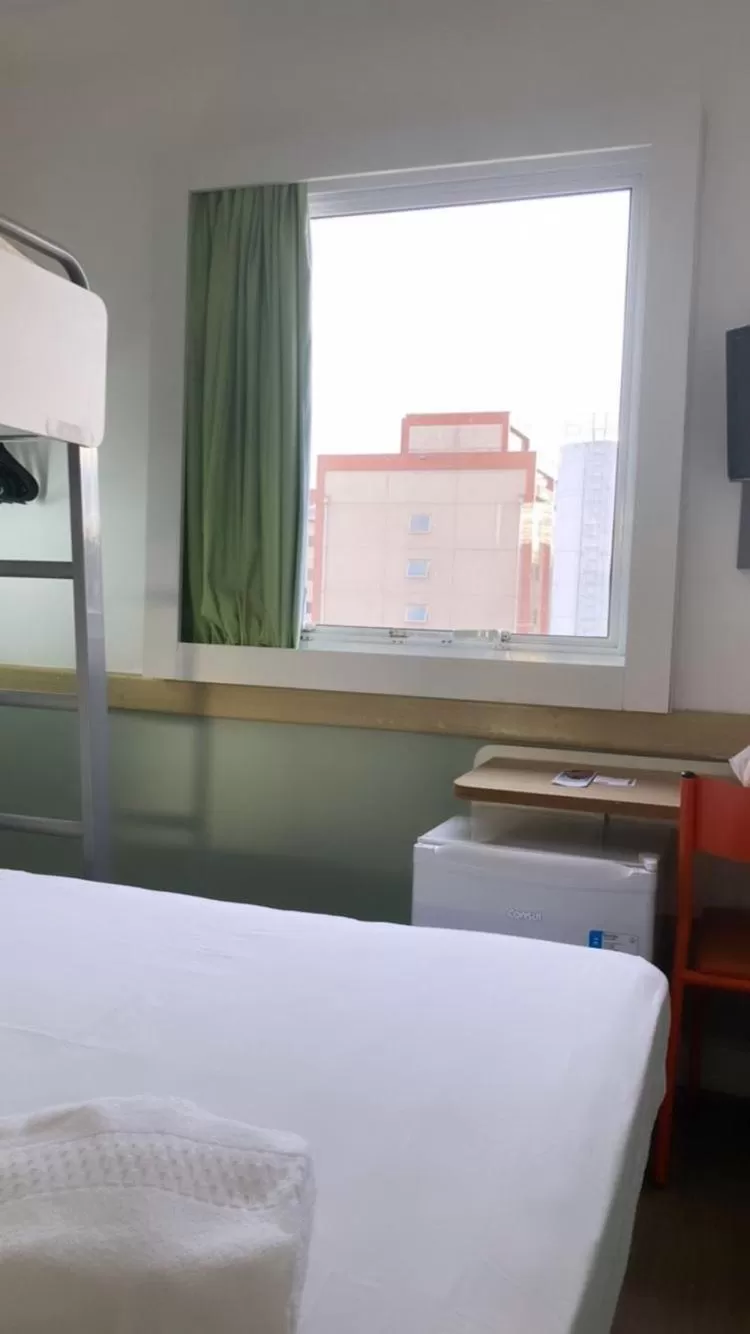 Bedroom, Bed in ibis budget Piracicaba