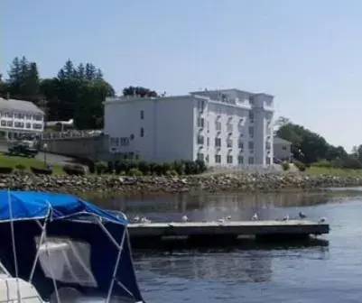 Nearby landmark, Property Building in Fort Knox Inn