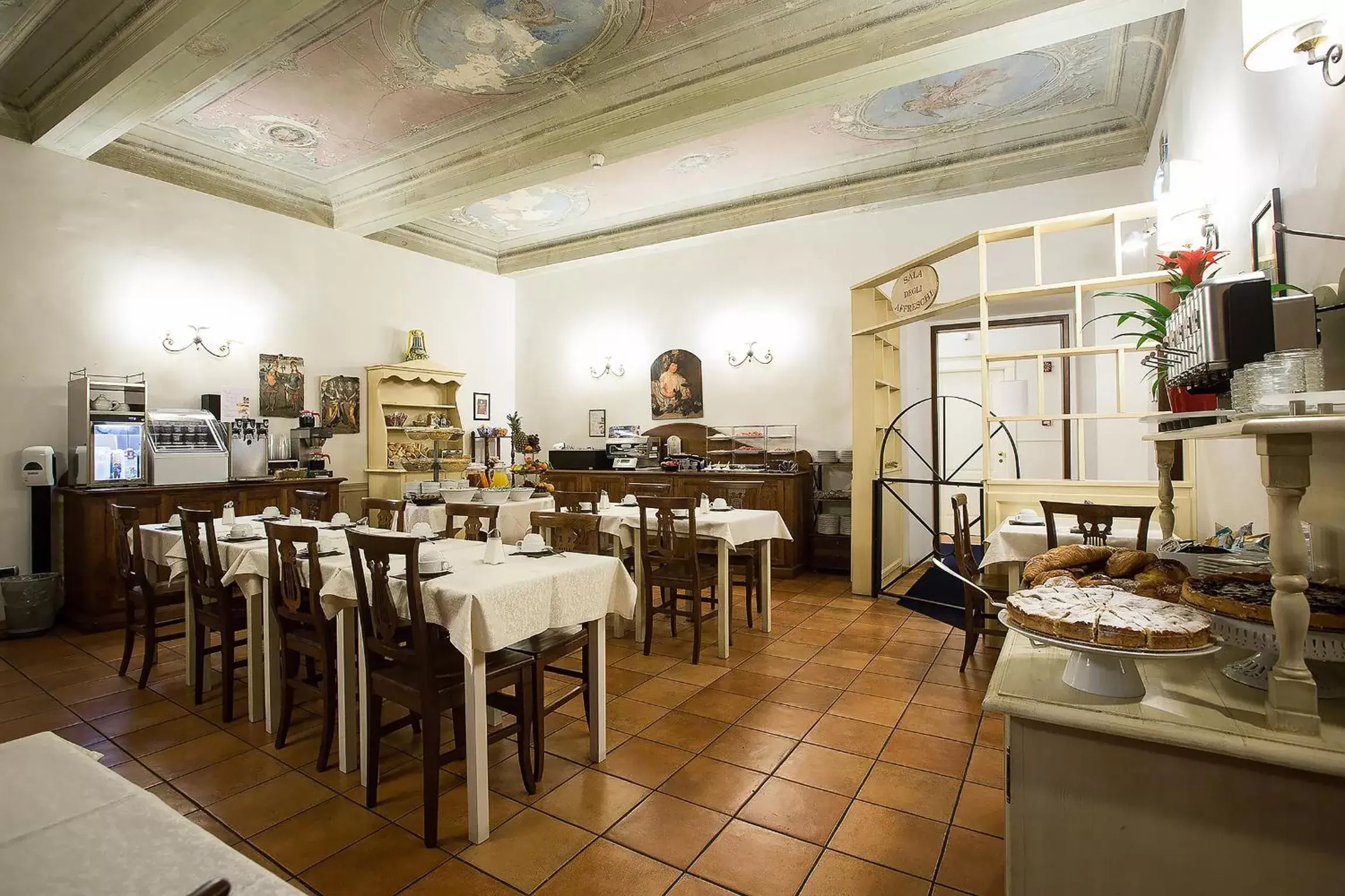 Breakfast, Restaurant/Places to Eat in Relais Hotel Centrale "Dimora Storica"