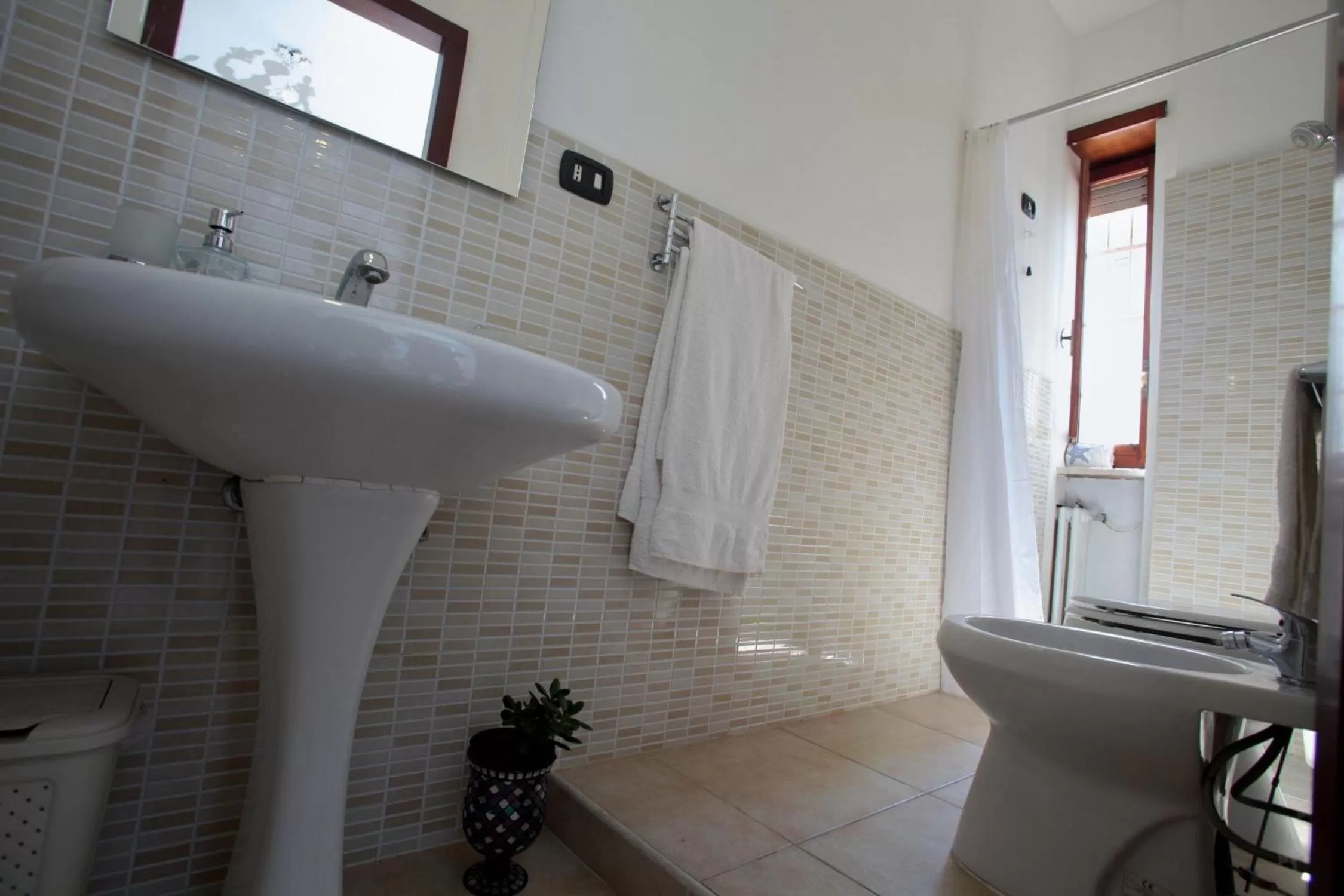 Bathroom in ZO. NE. Baroque B&B