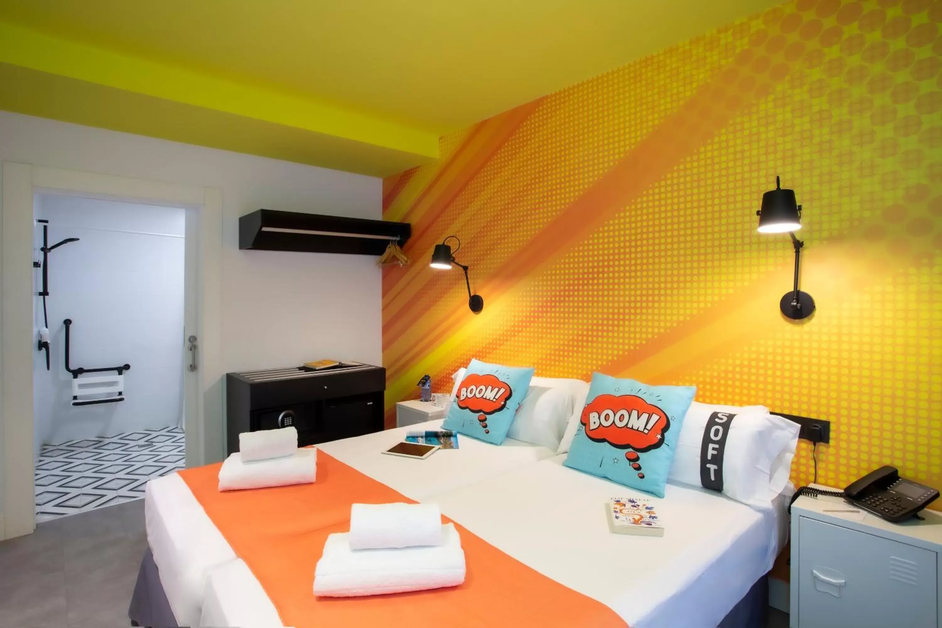 Bedroom, Bed in Casual Pop Art Benidorm