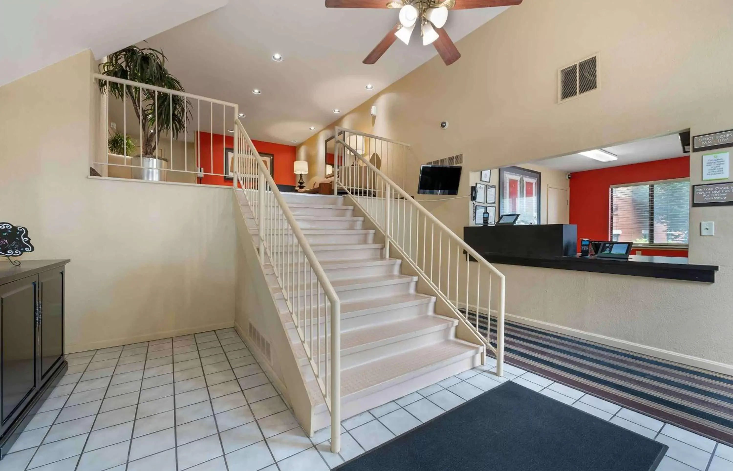 Lobby or reception, Lobby/Reception in Extended Stay America Suites - Cincinnati - Fairfield