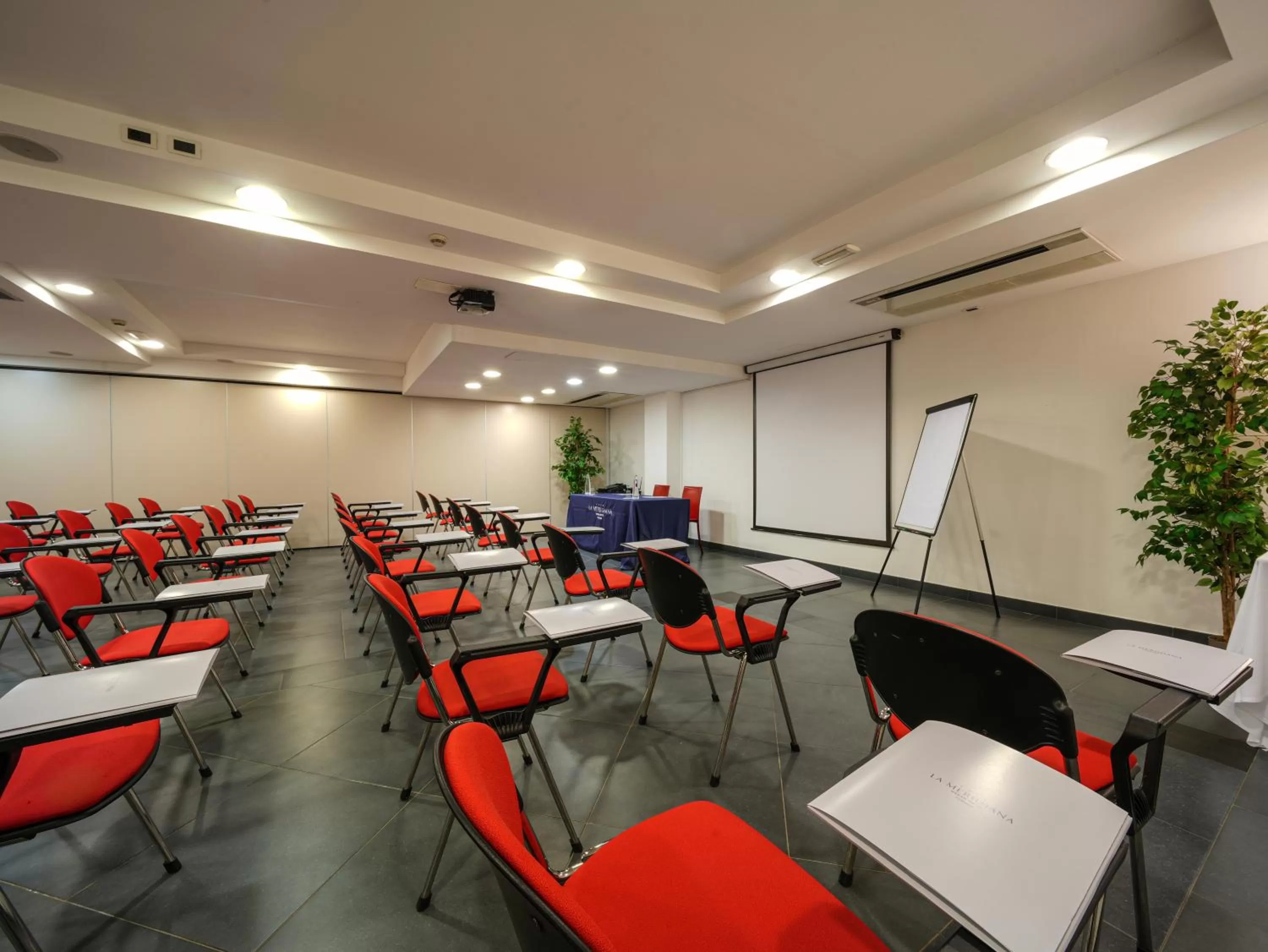 La Meridiana Bleisure Hotel