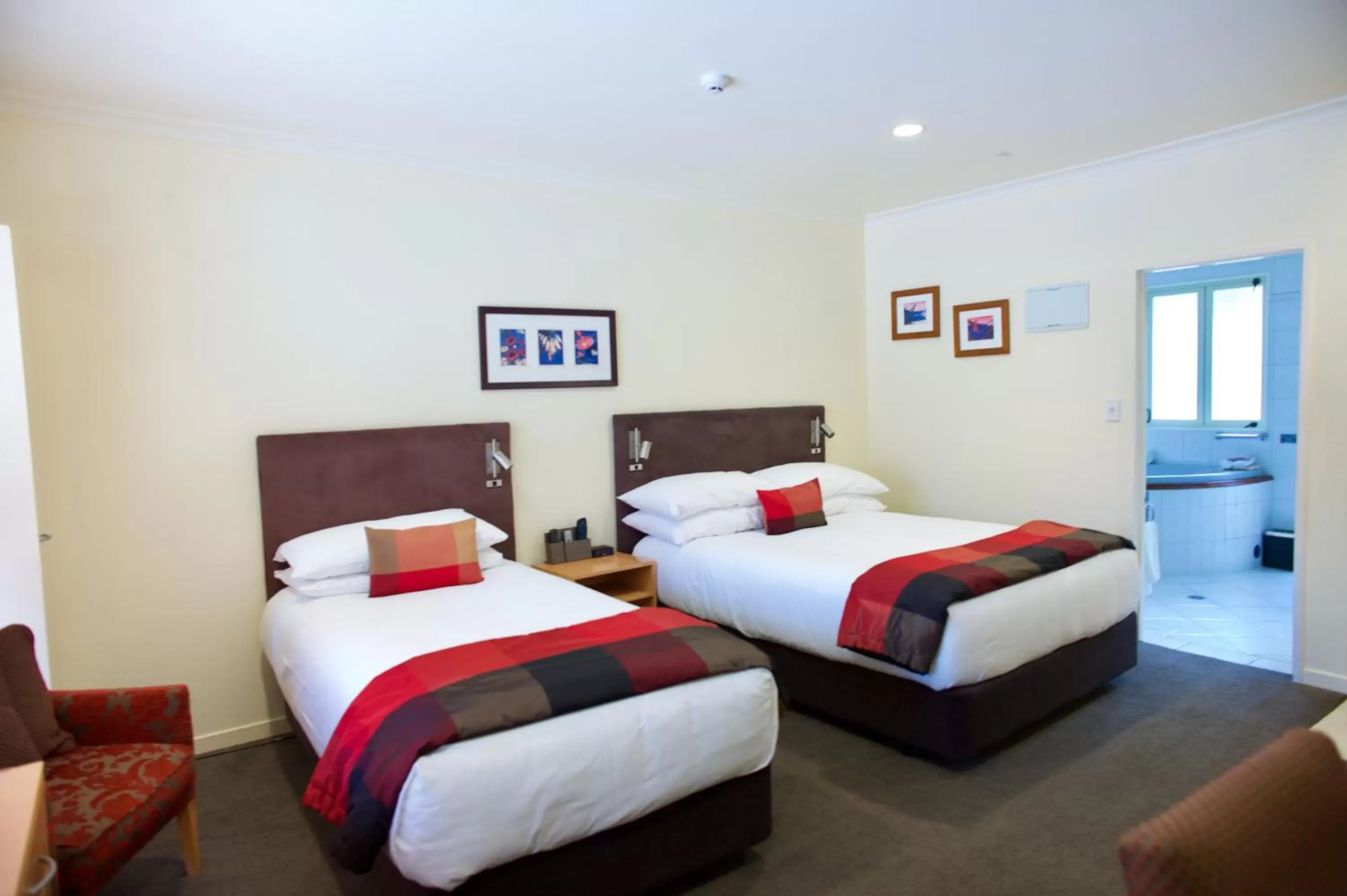 Bedroom, Bed in Regal Palms Resort