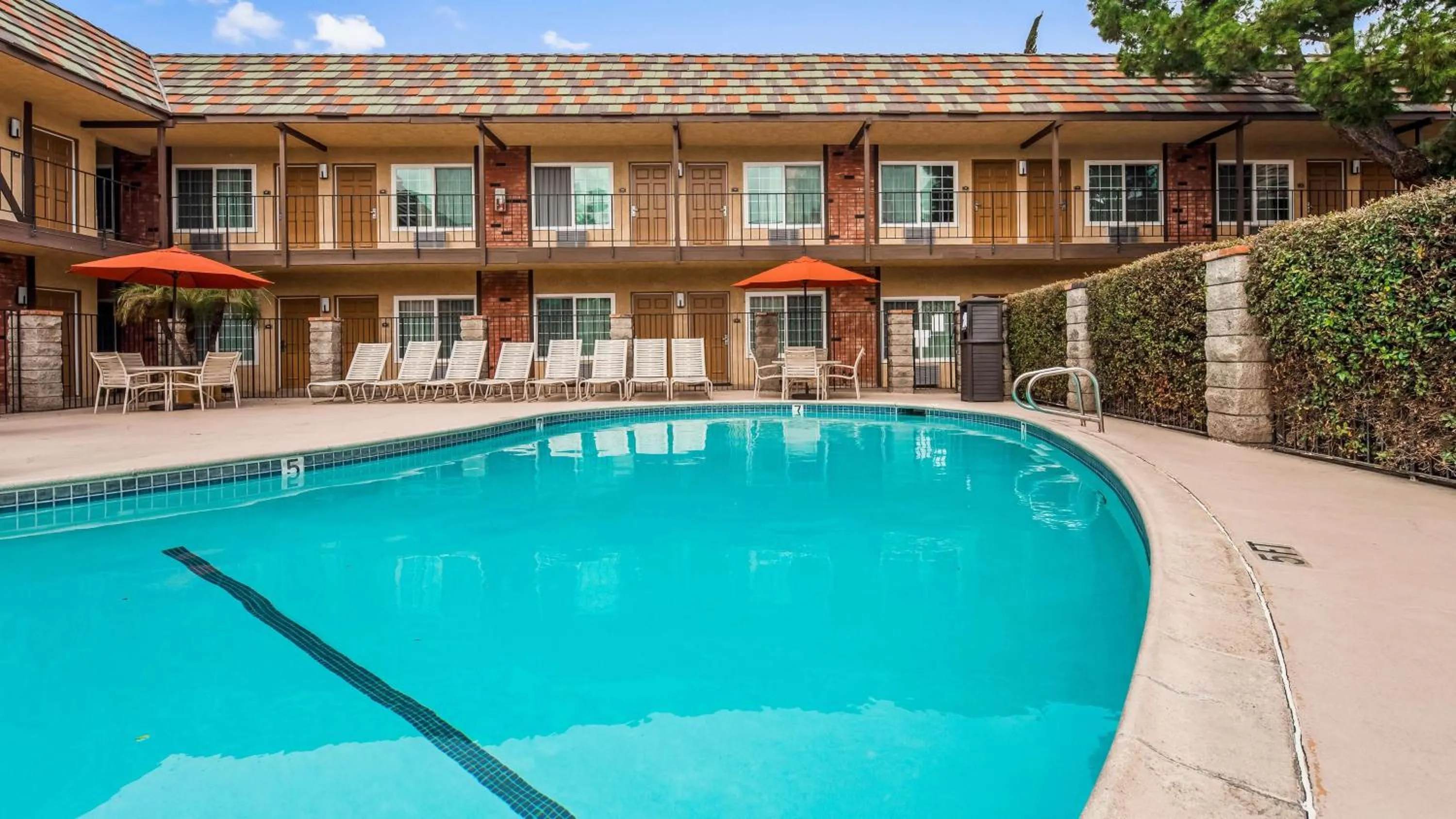 On site, Swimming Pool in Hotel del SOL