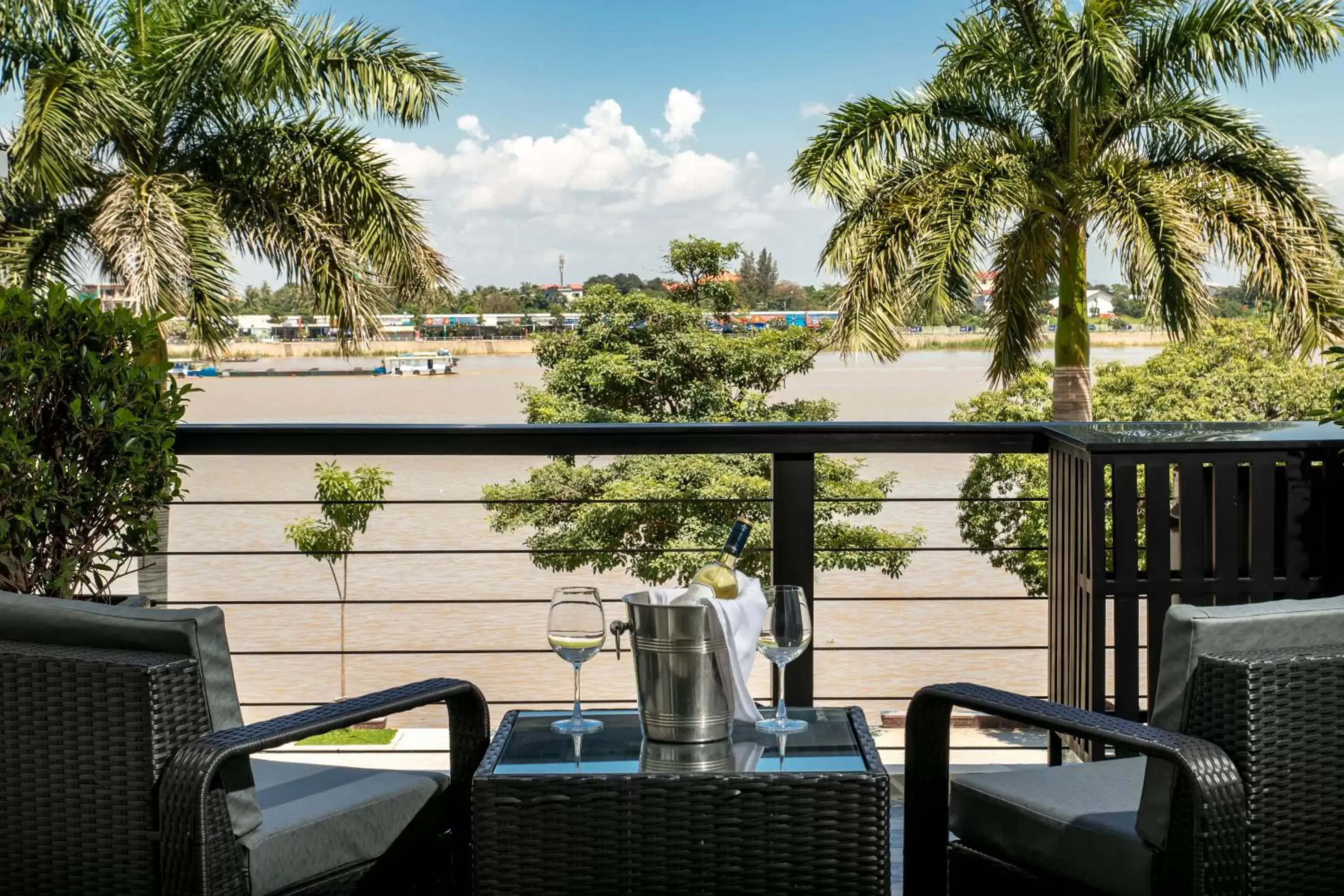 Balcony/Terrace in TAO Riverside Residence